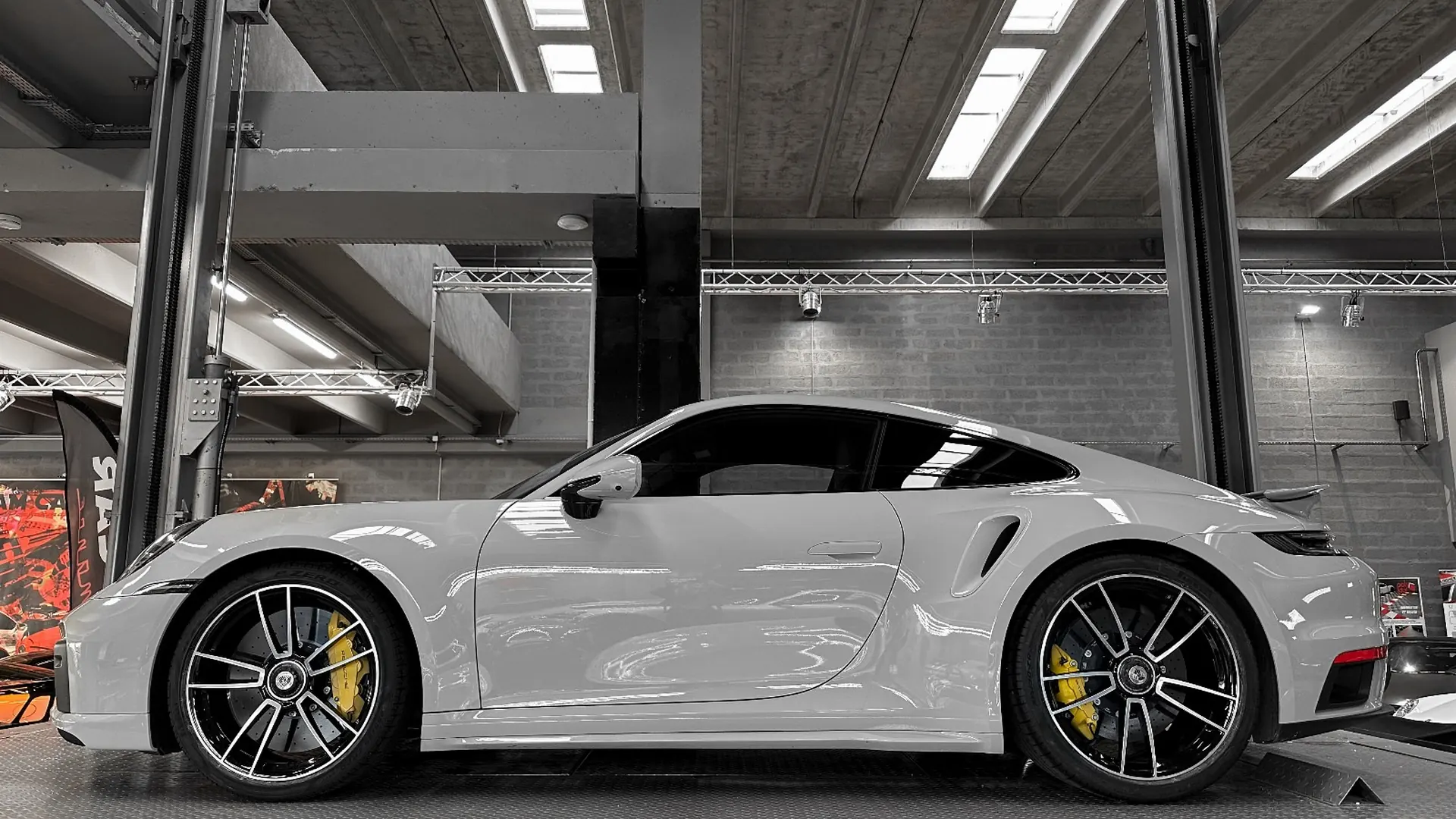 Porsche 992 — photo 3