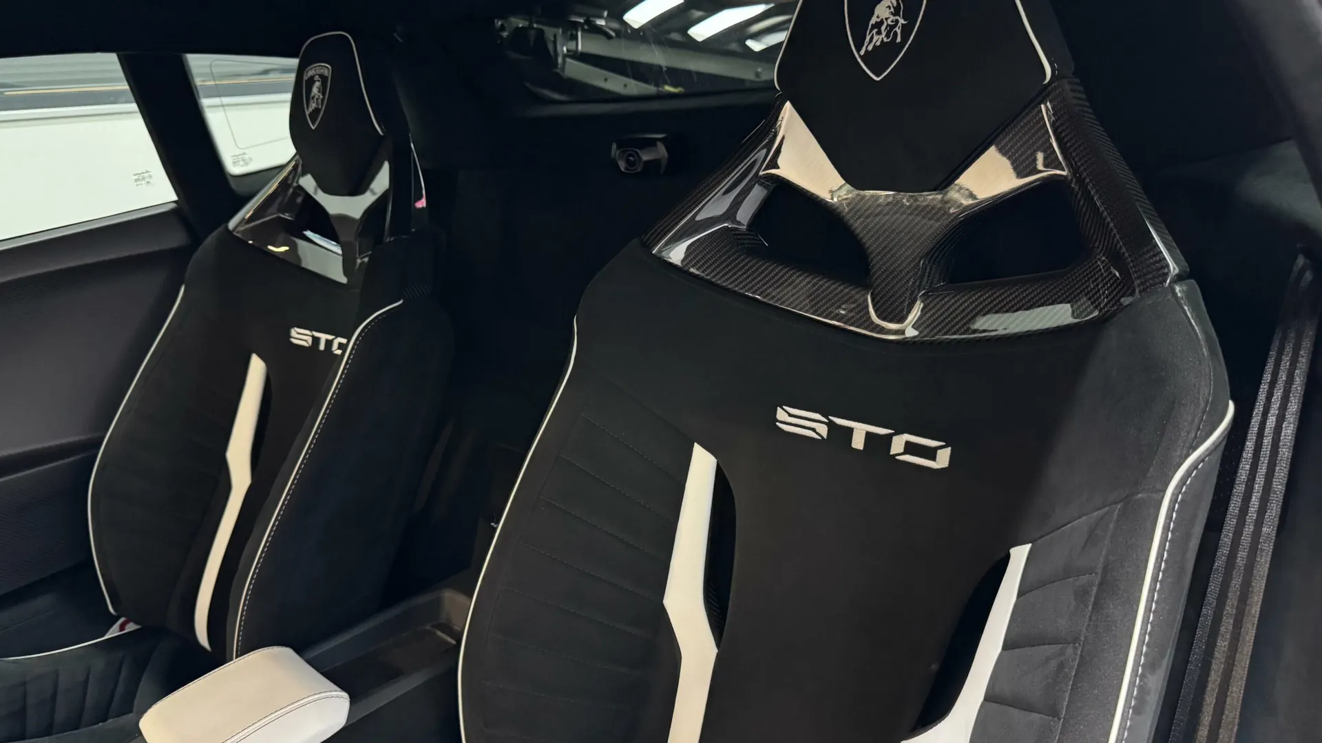 Lamborghini Huracan — photo 29