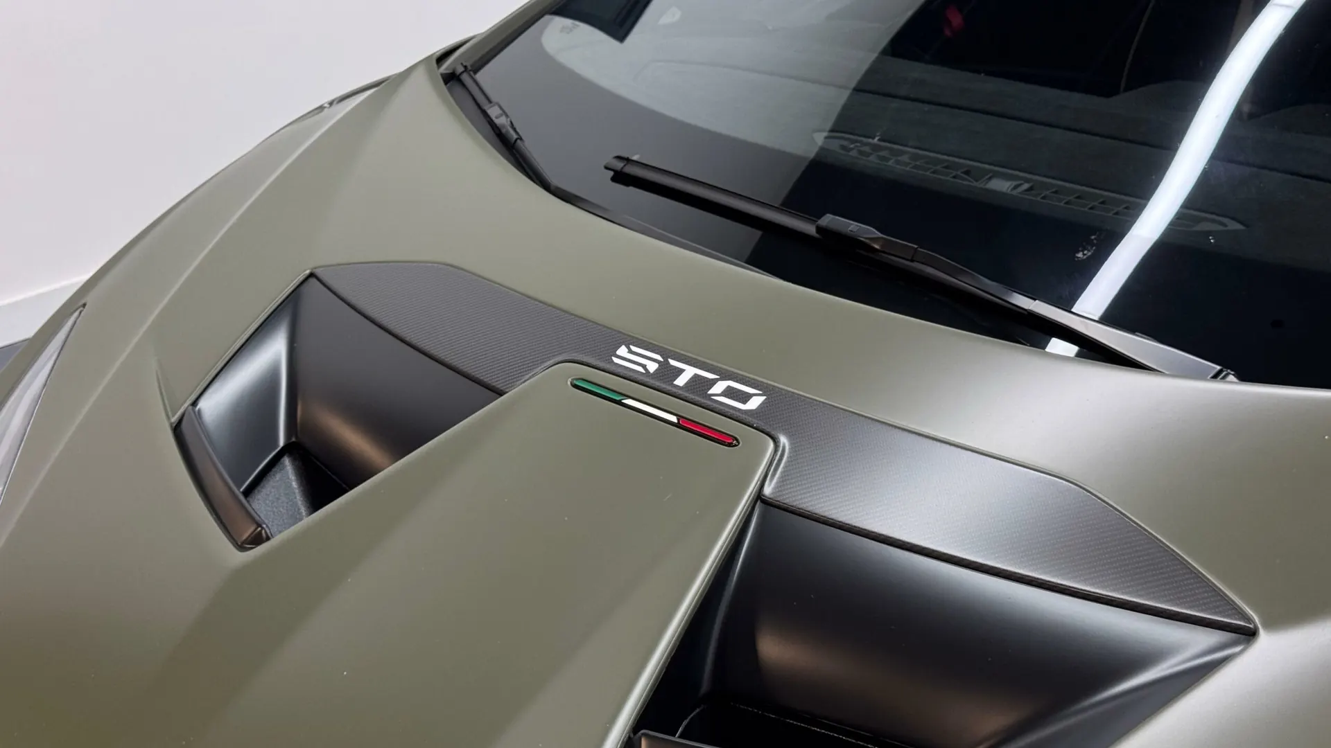 Lamborghini Huracan — photo 5