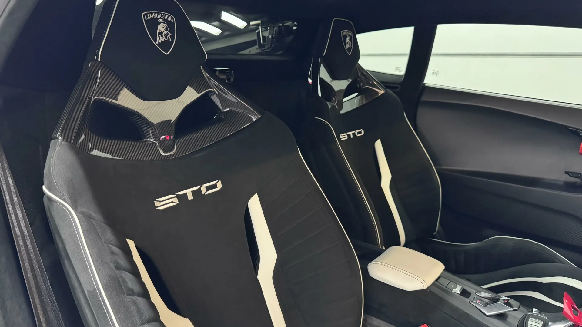 Lamborghini Huracan — photo 31