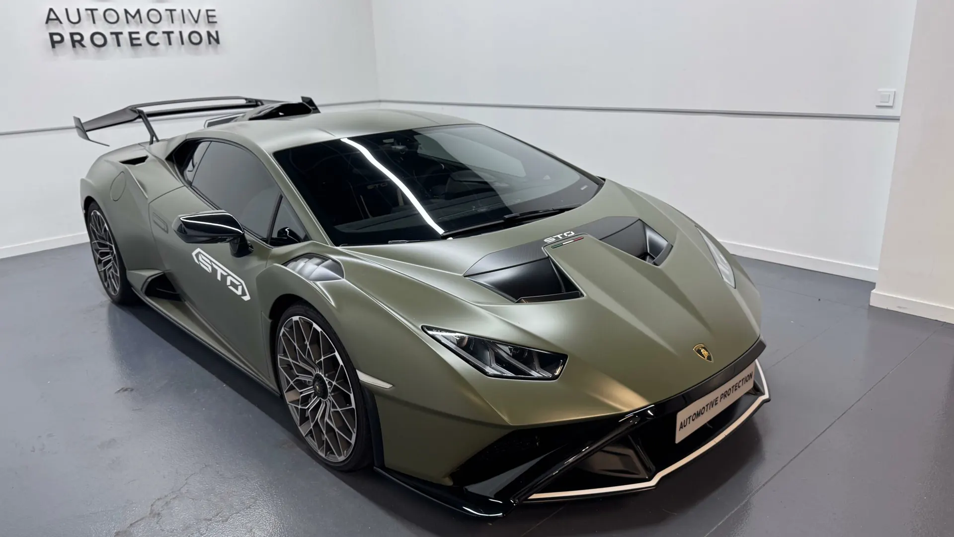 Lamborghini Huracan — photo 3