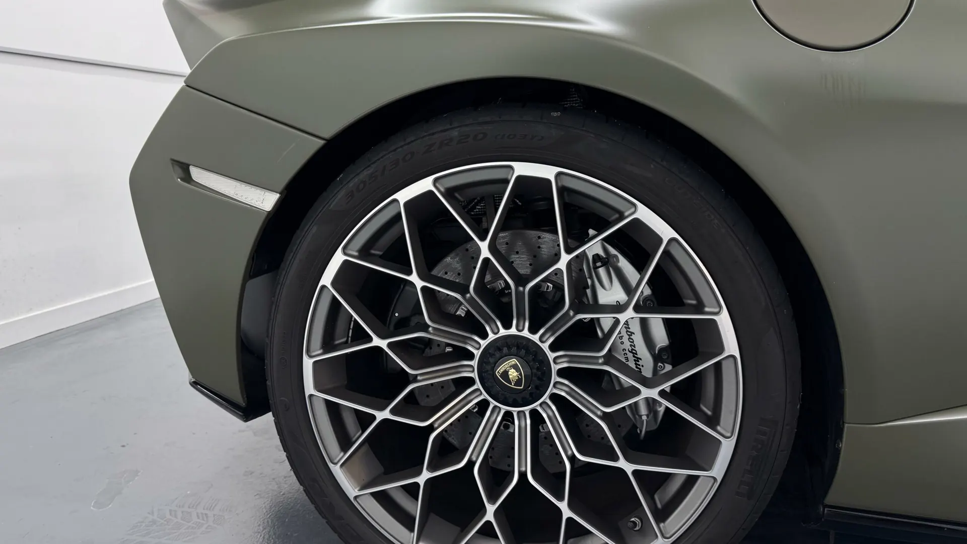 Lamborghini Huracan — photo 10