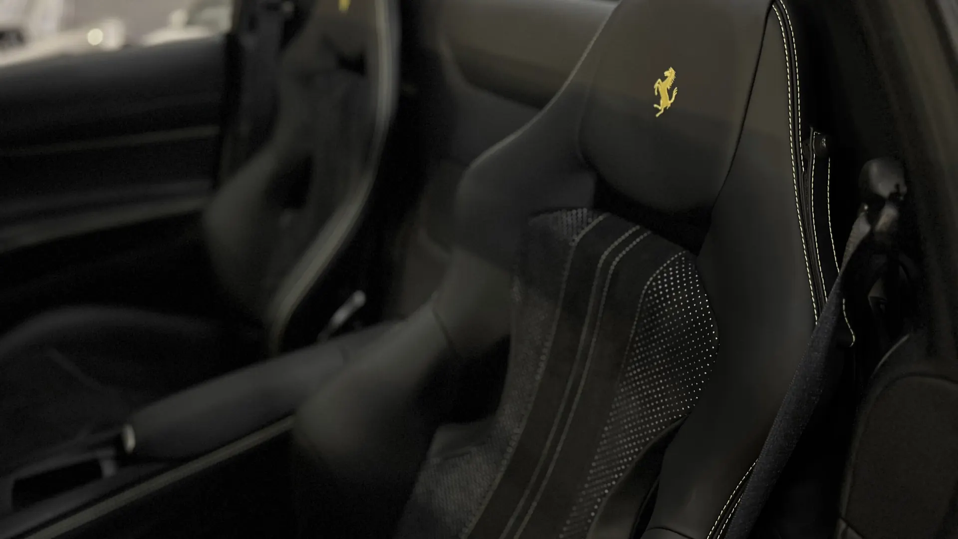 Ferrari 812 — photo 32