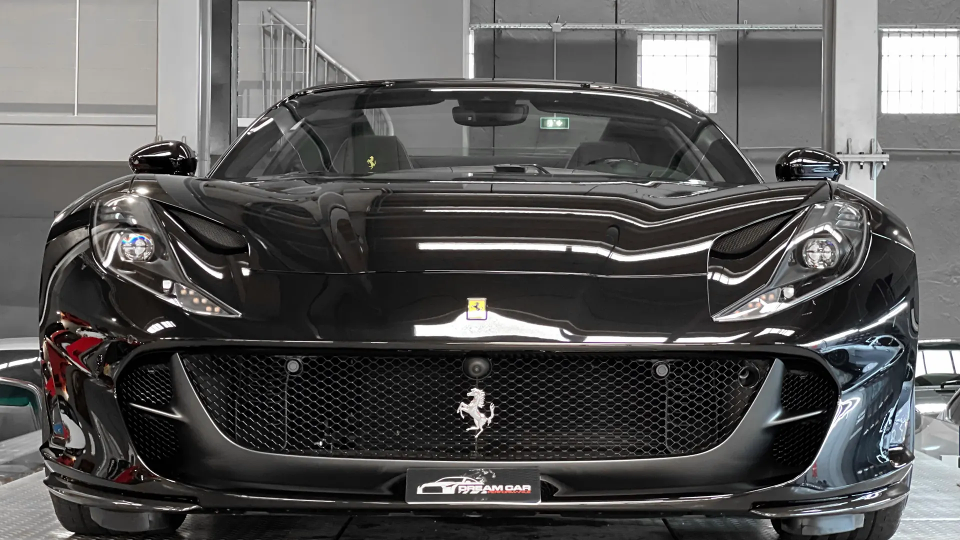 Ferrari 812 — photo 8