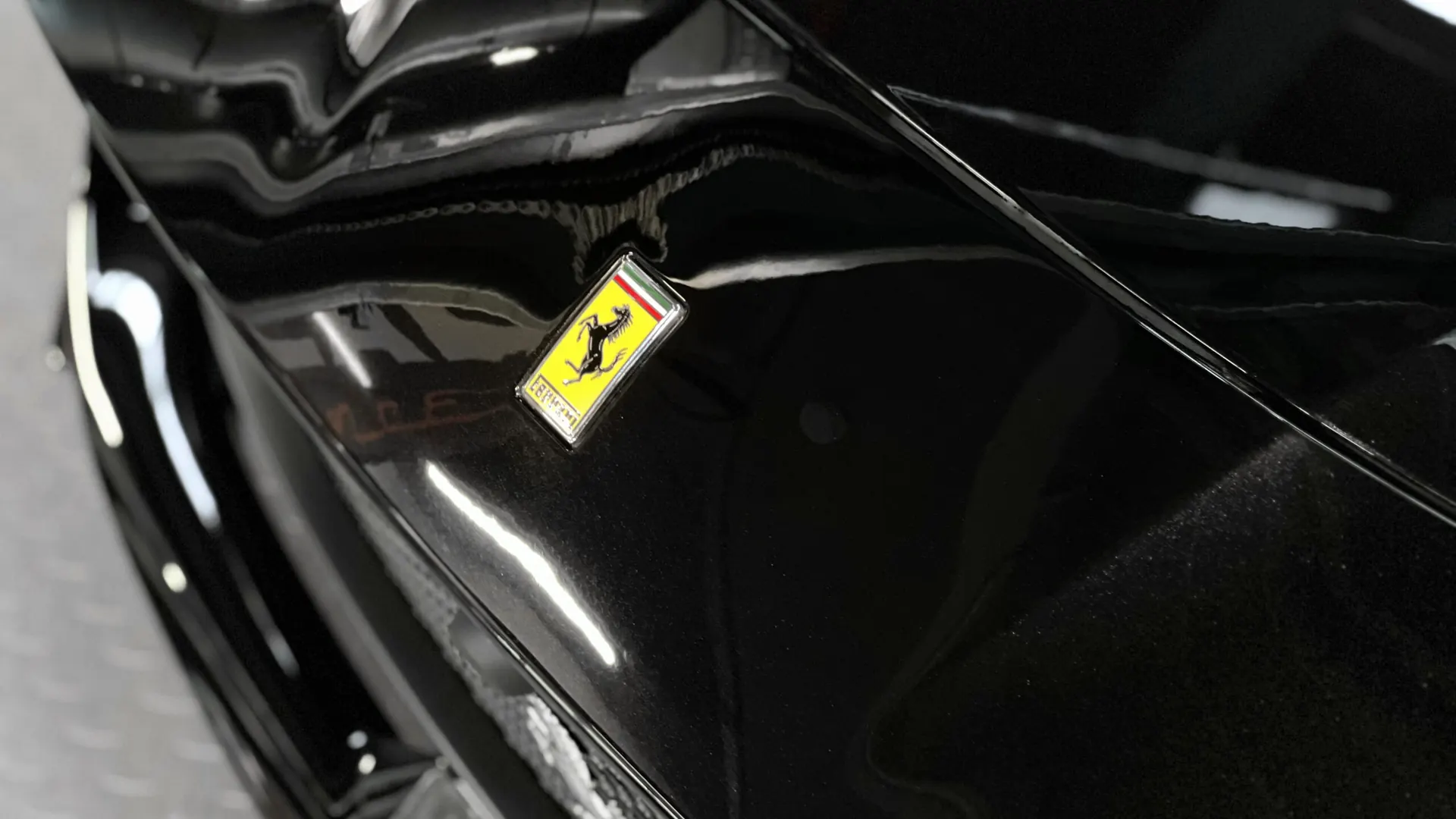 Ferrari 812 — photo 43