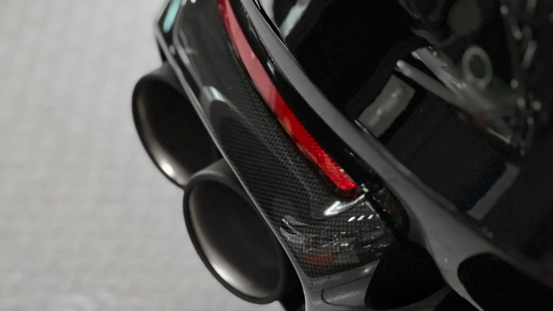 Ferrari 812 — photo 11