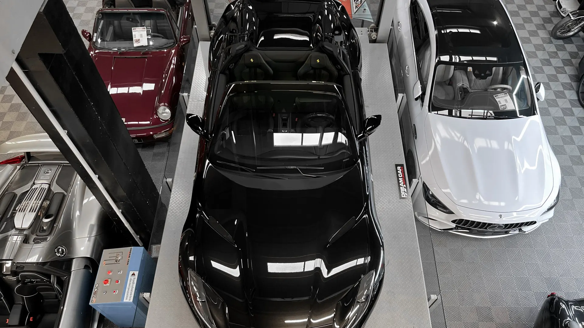 Ferrari 812 — photo 29