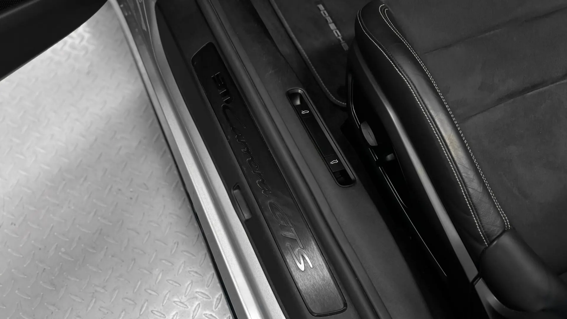 Porsche 992 — photo 28