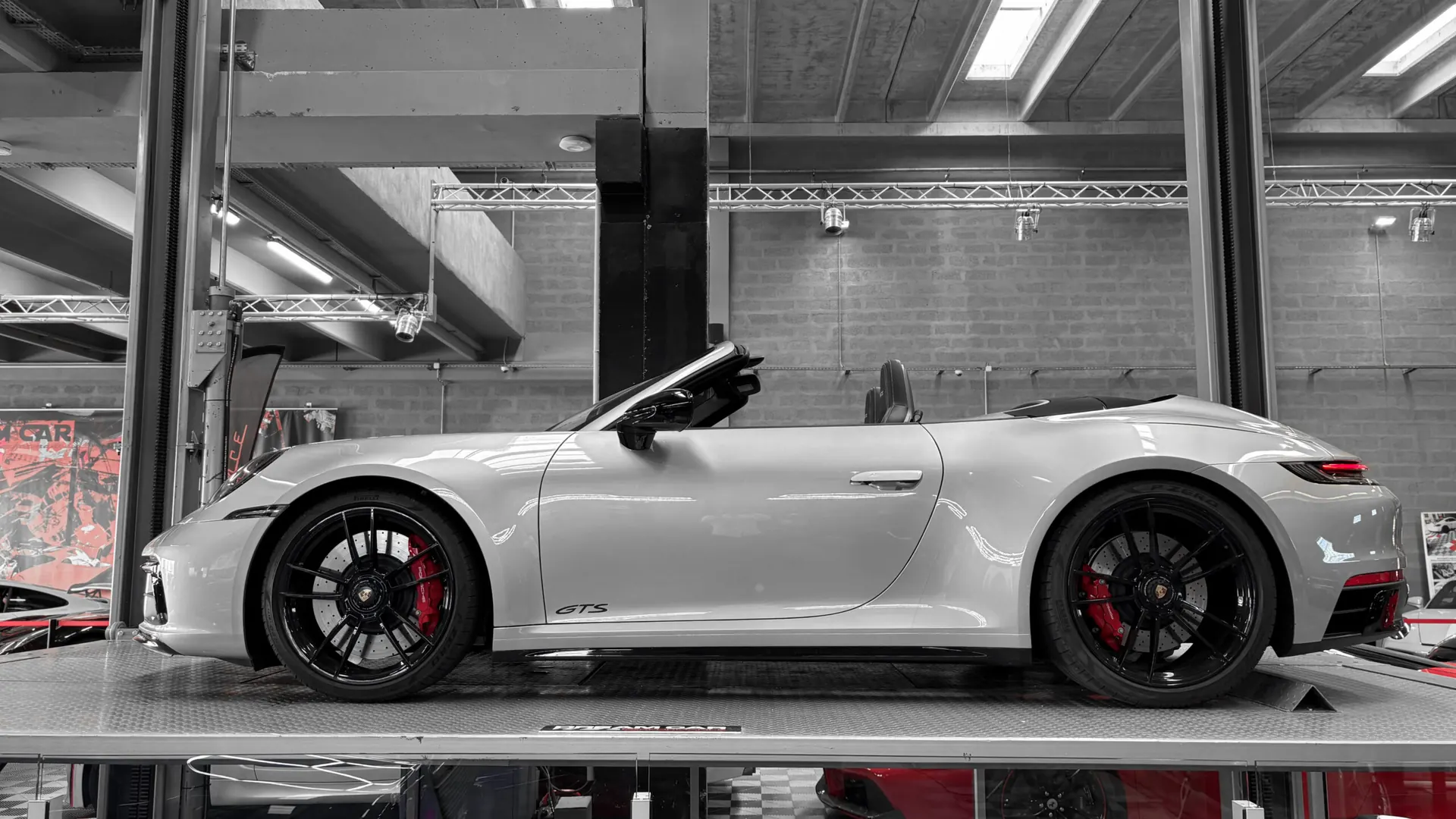 Porsche 992 — photo 13