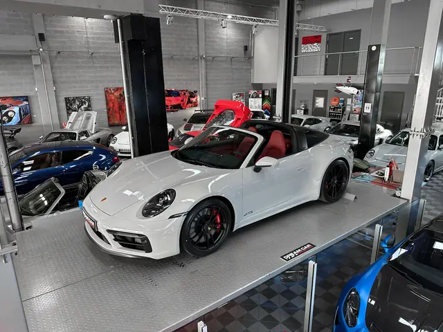 Porsche 992
