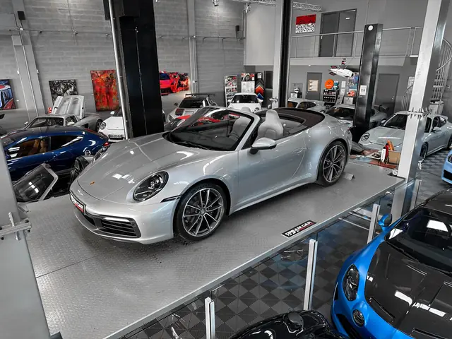 Porsche 992