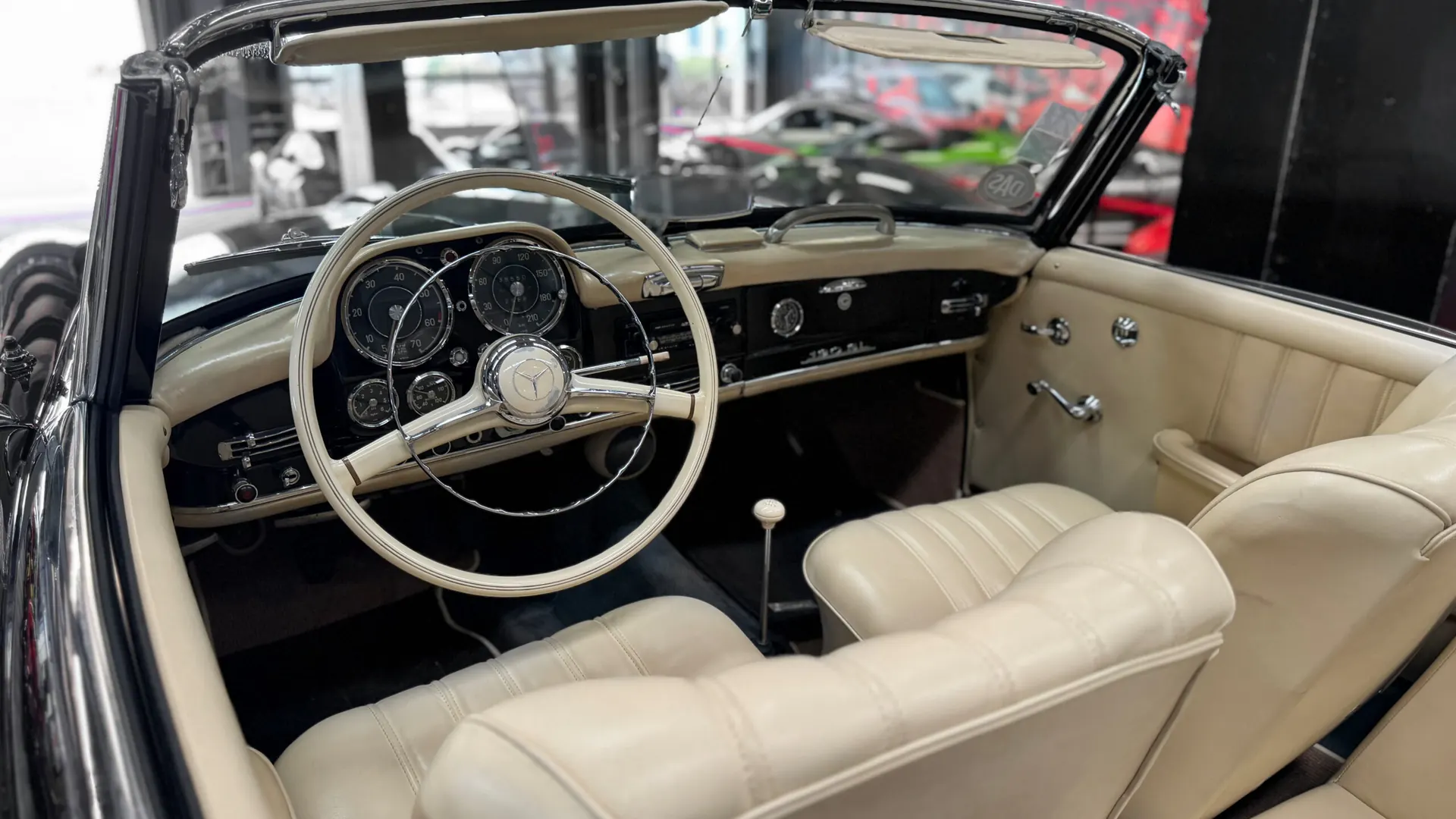 Mercedes -Benz — photo 26