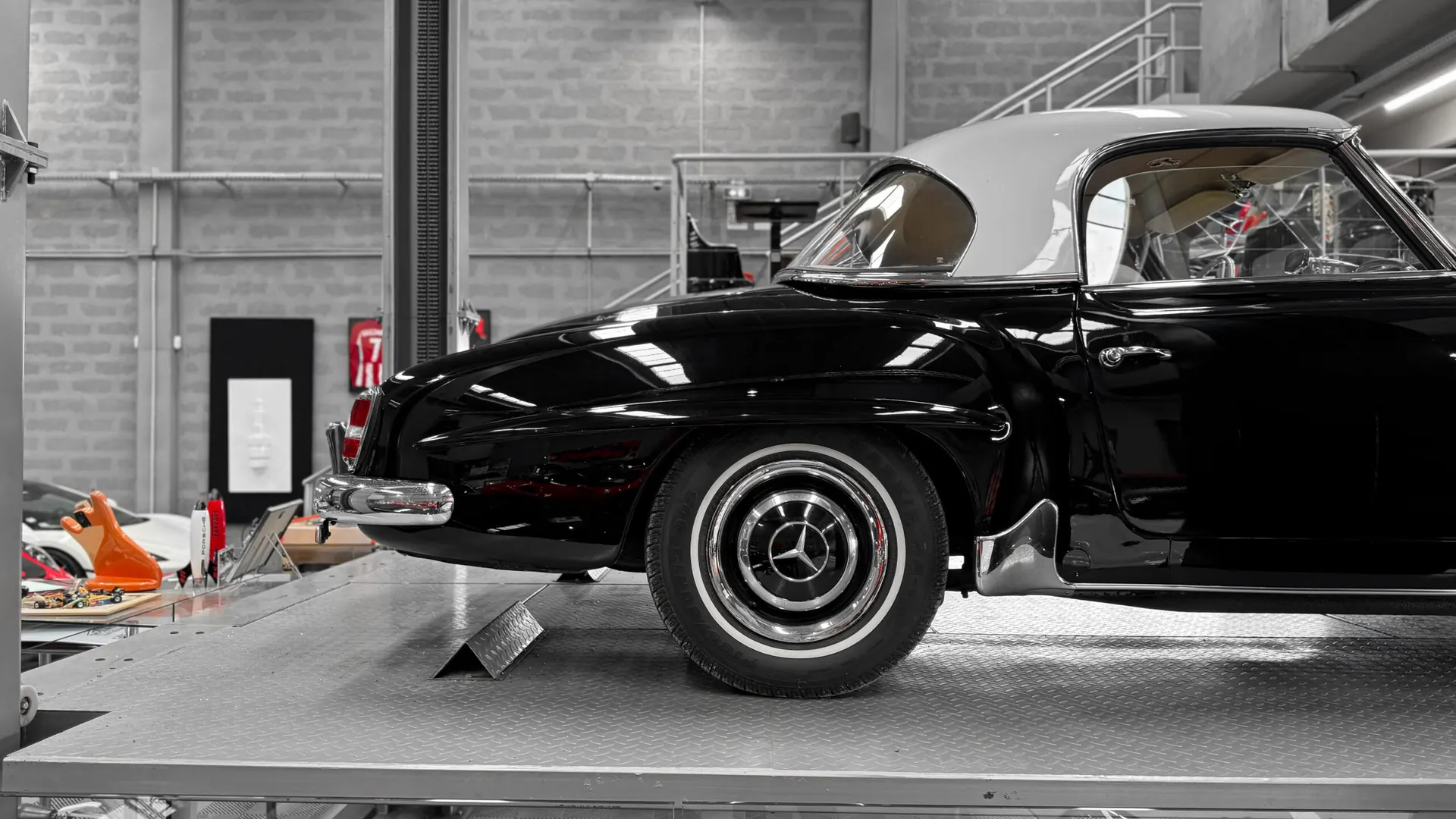 Mercedes -Benz — photo 18