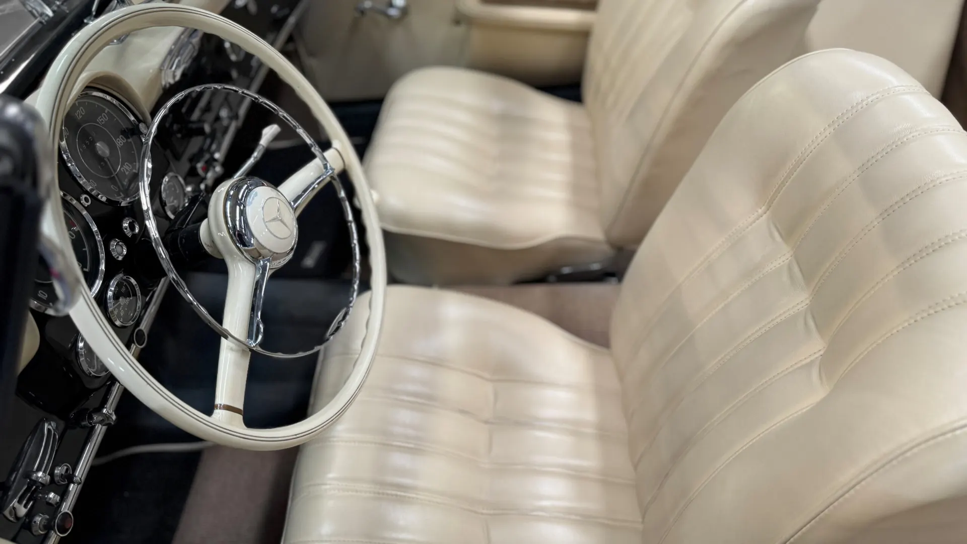 Mercedes -Benz — photo 29