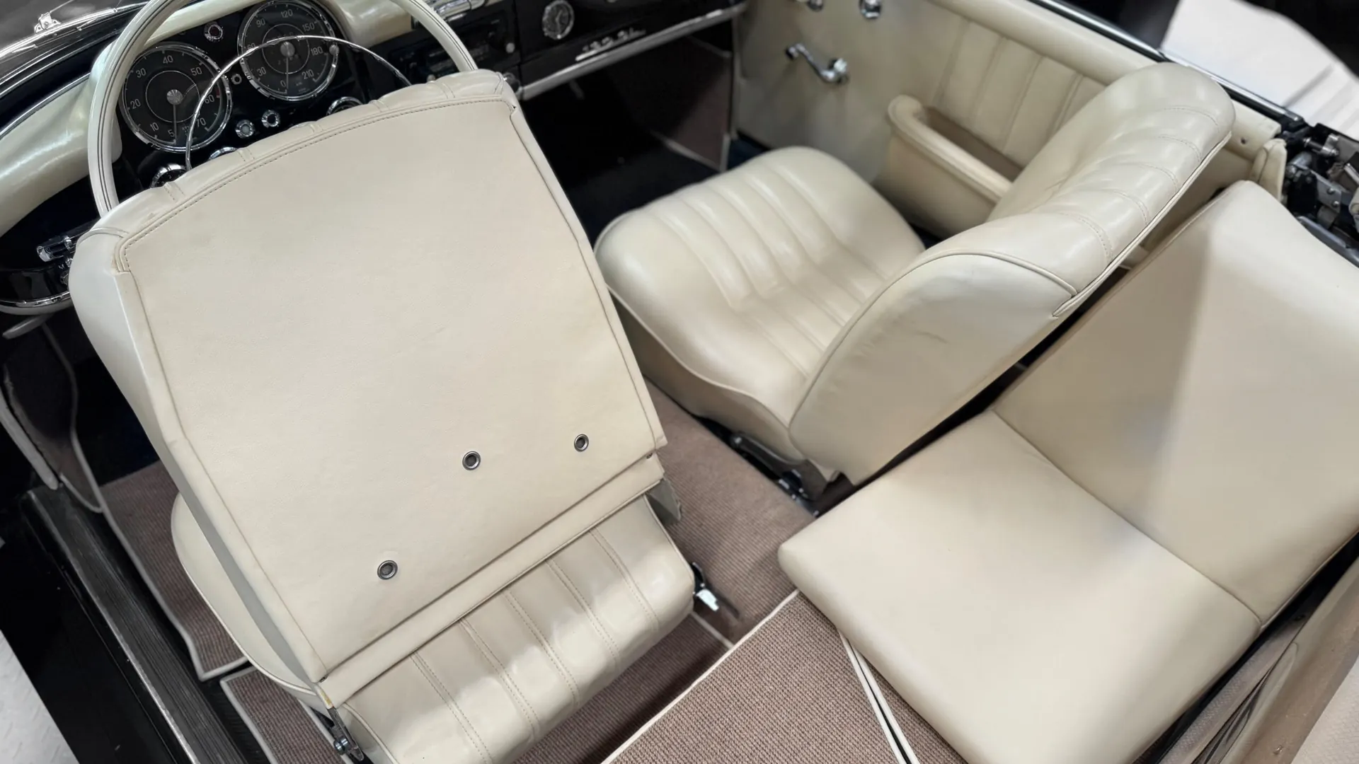 Mercedes -Benz — photo 44