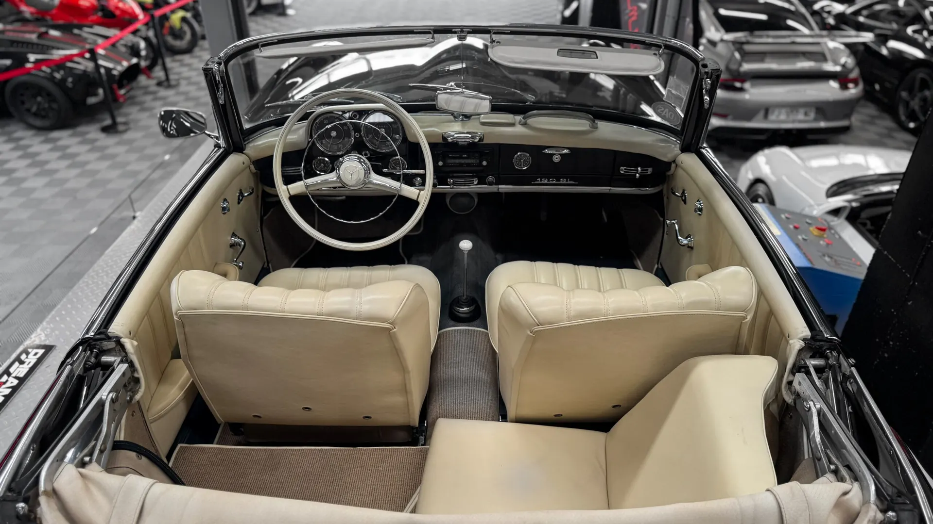 Mercedes -Benz — photo 35
