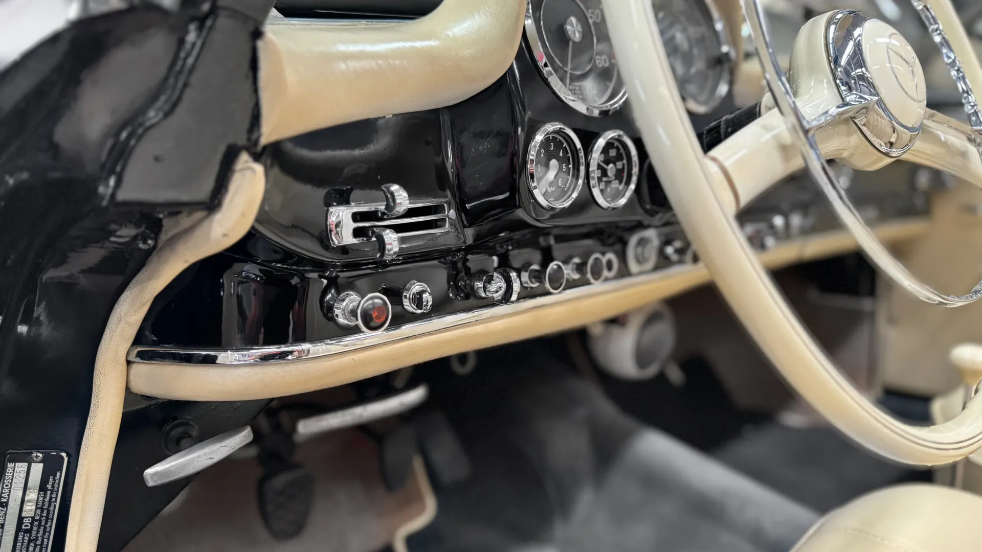 Mercedes -Benz — photo 33