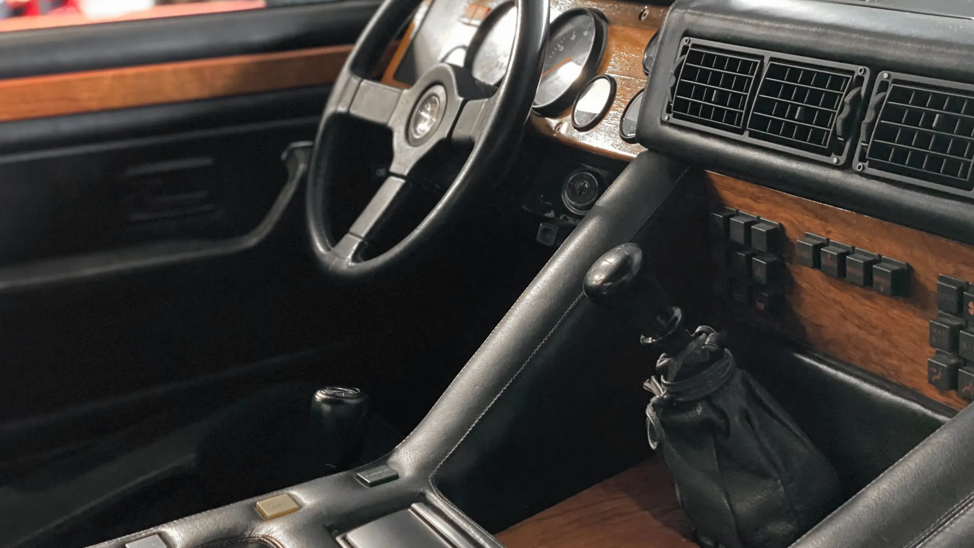 Lamborghini LM002 — photo 3