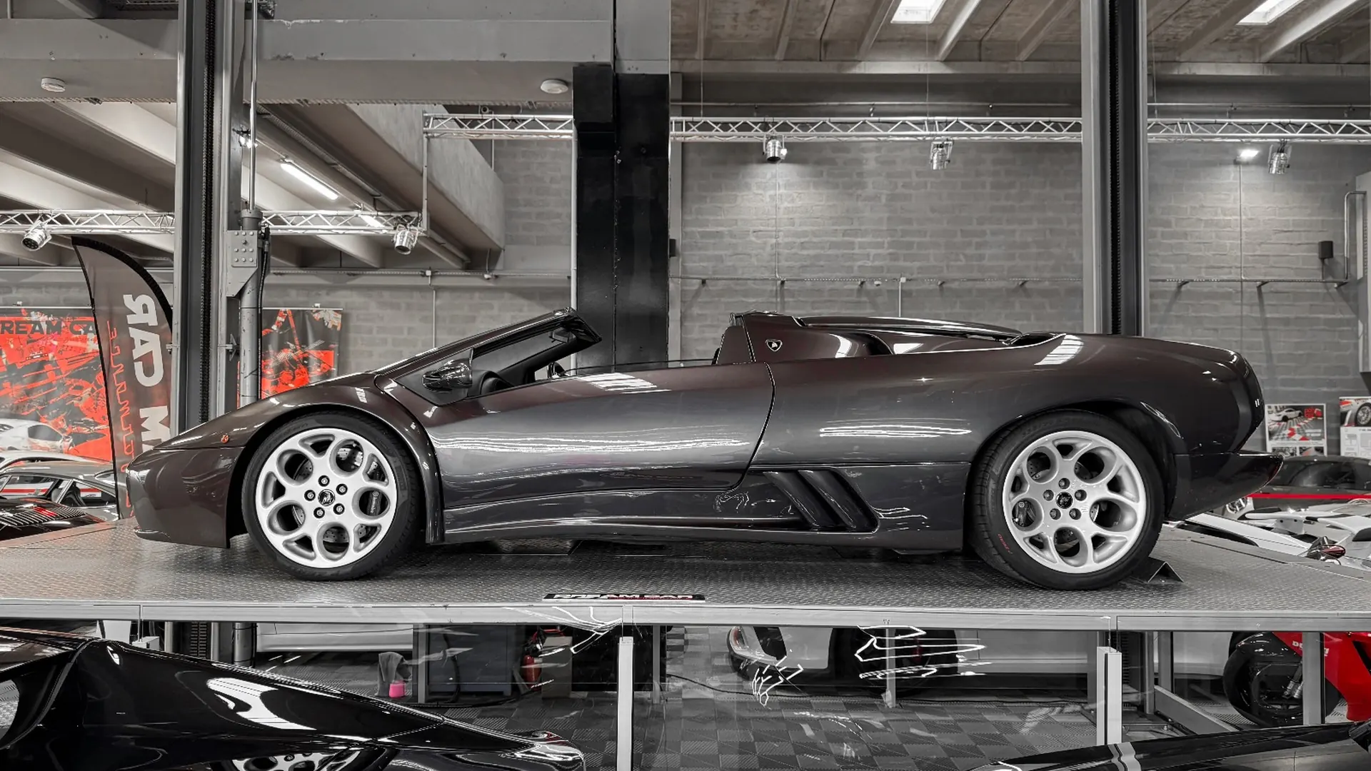 Lamborghini Diablo — photo 5
