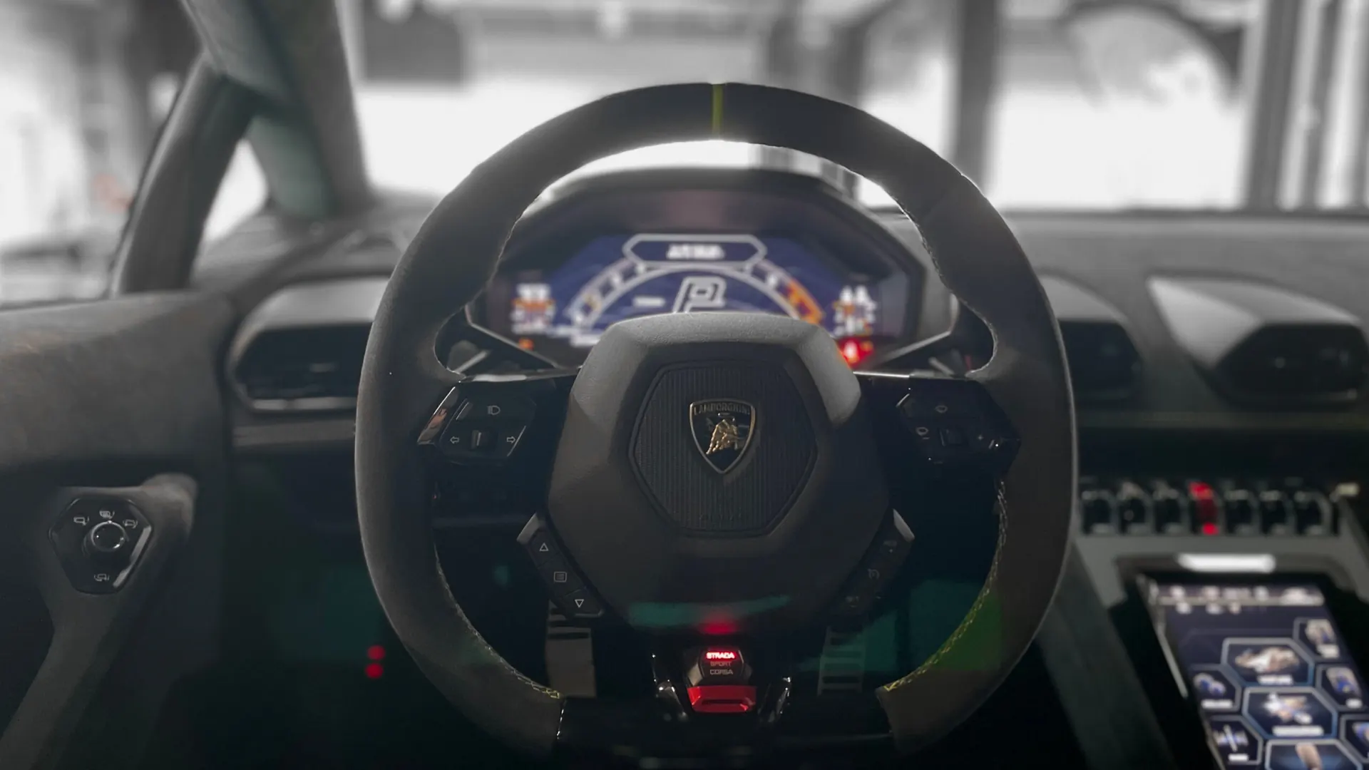 Lamborghini HURACAN — photo 20