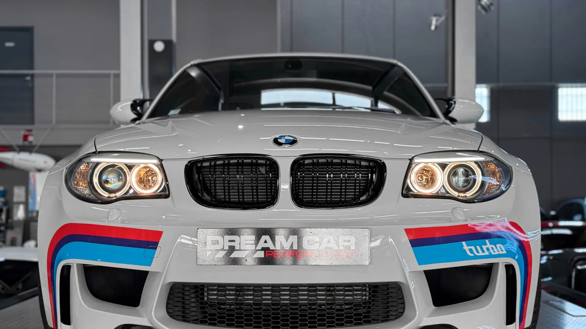 BMW 1M — photo 2