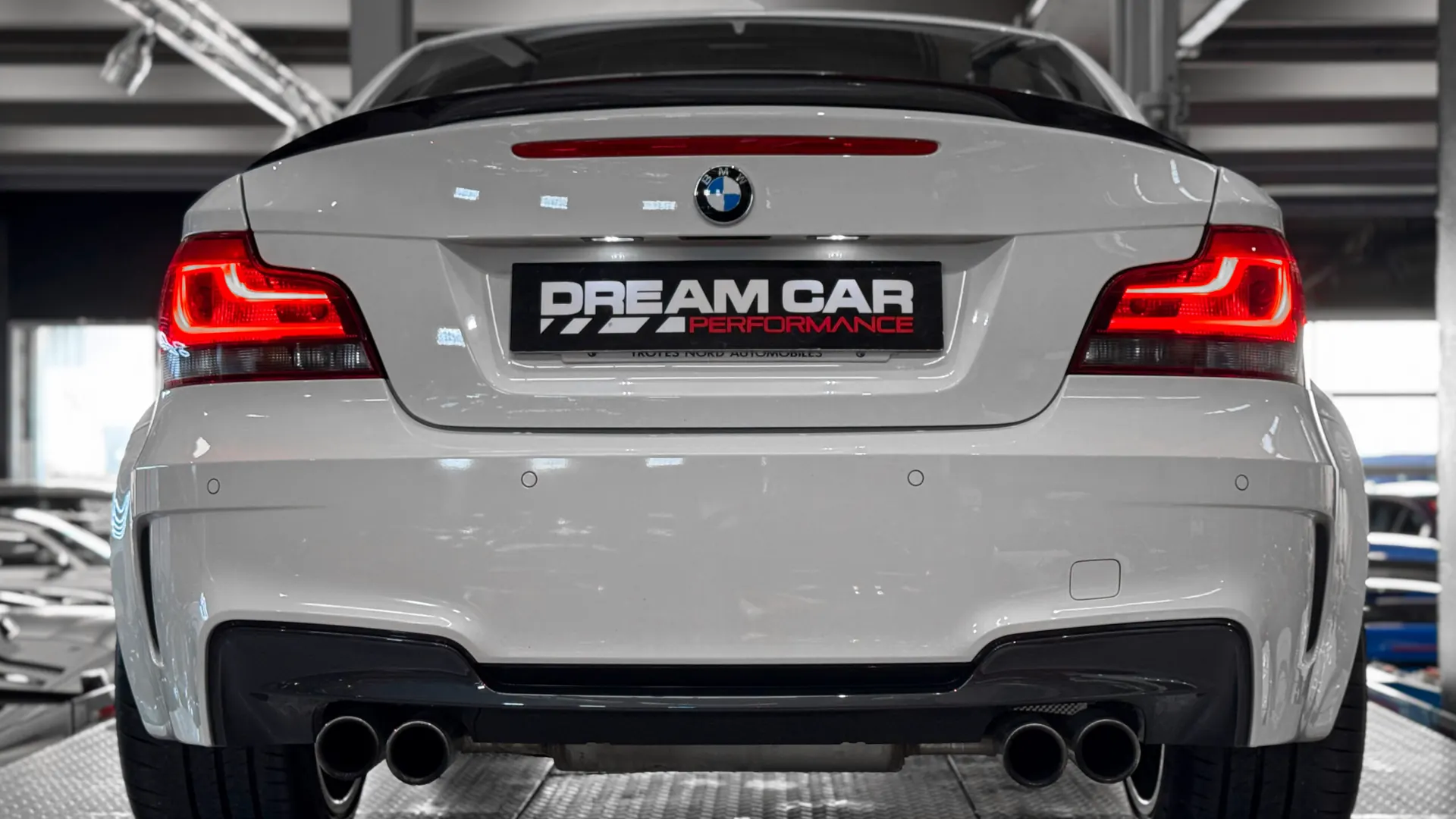 BMW 1M — photo 3