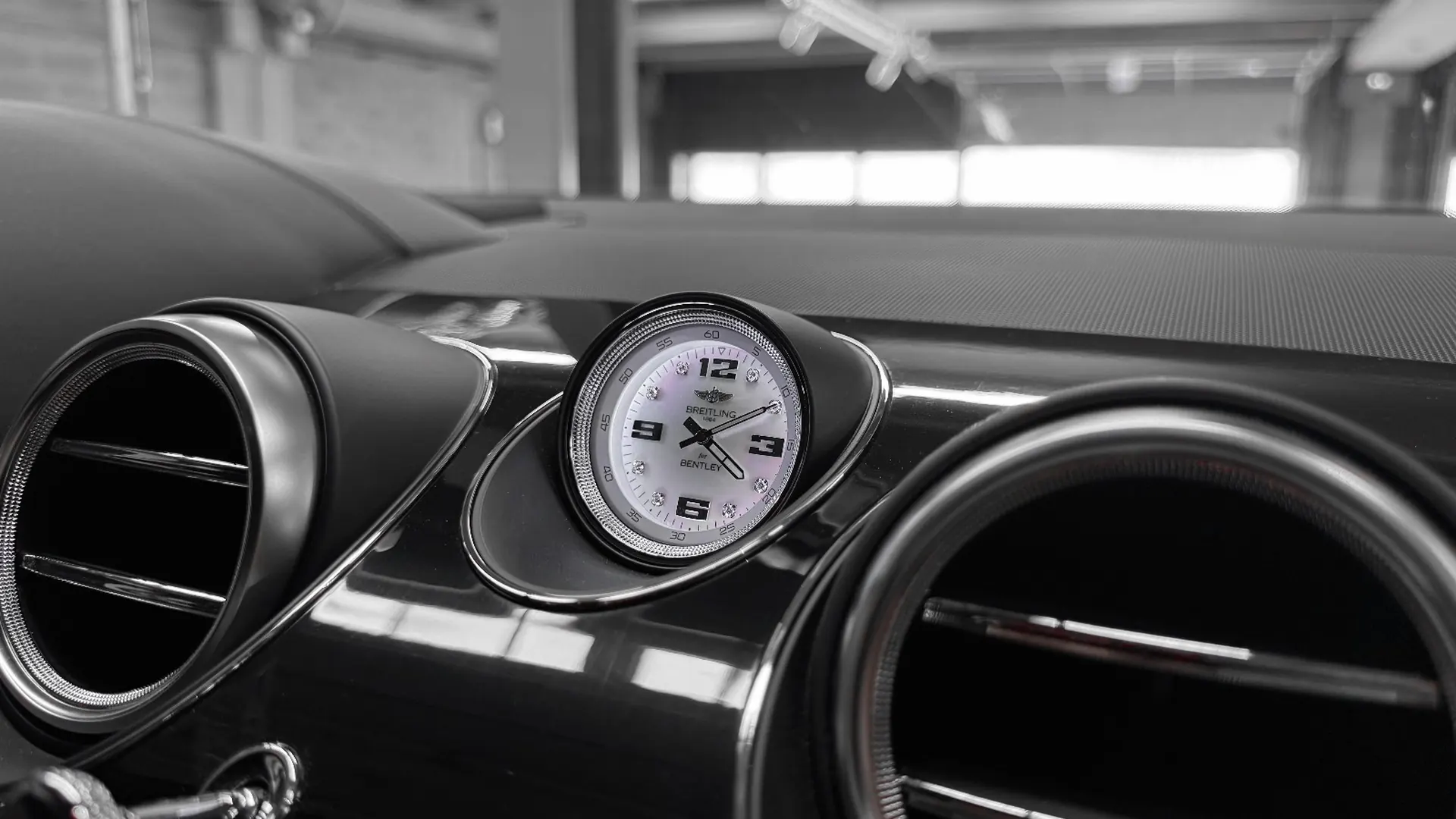Bentley BENTAYGA — photo 18