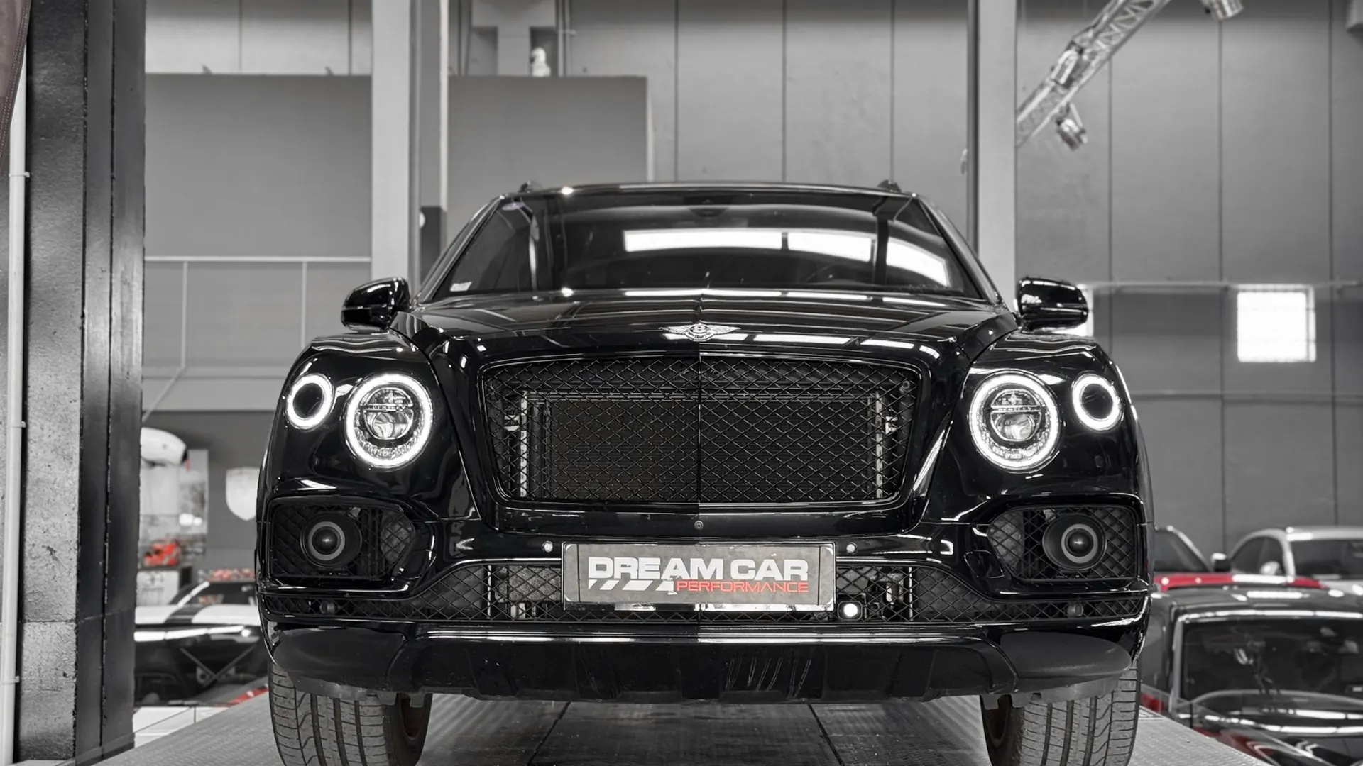 Bentley BENTAYGA — photo 10
