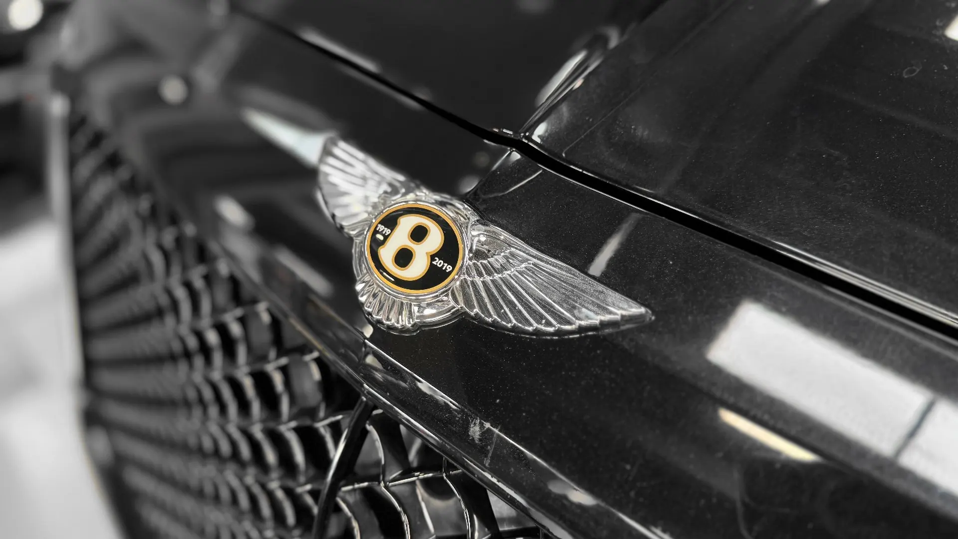 Bentley BENTAYGA — photo 11