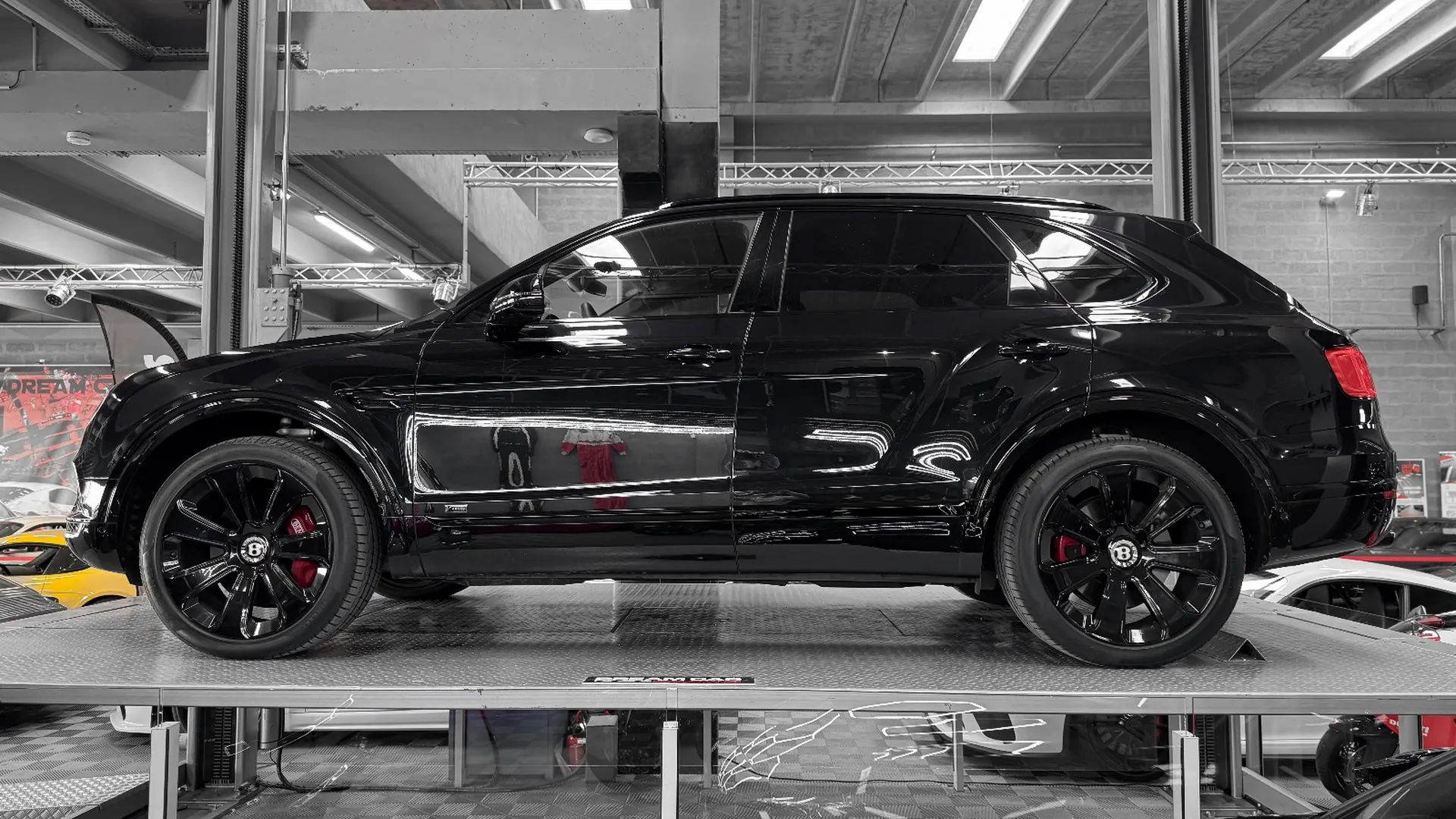 Bentley BENTAYGA — photo 5