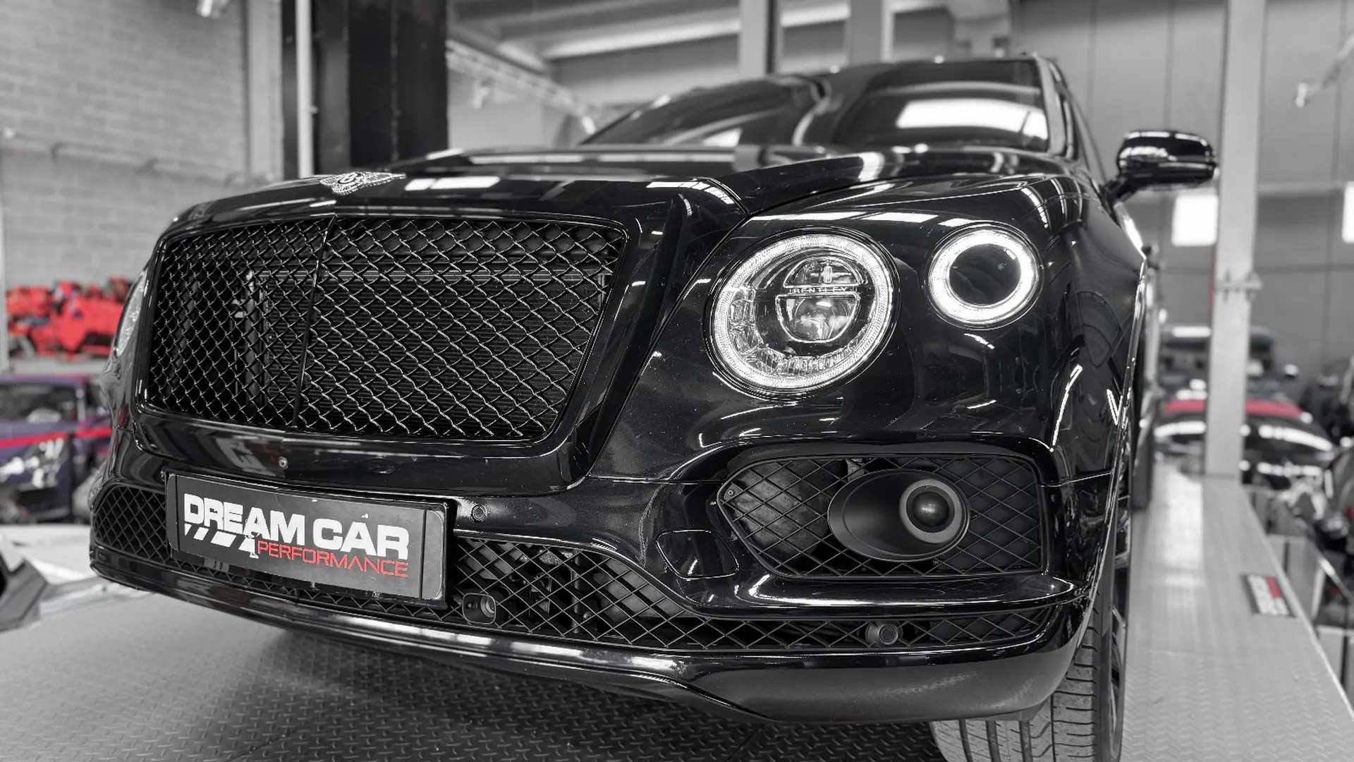 Bentley BENTAYGA — photo 4