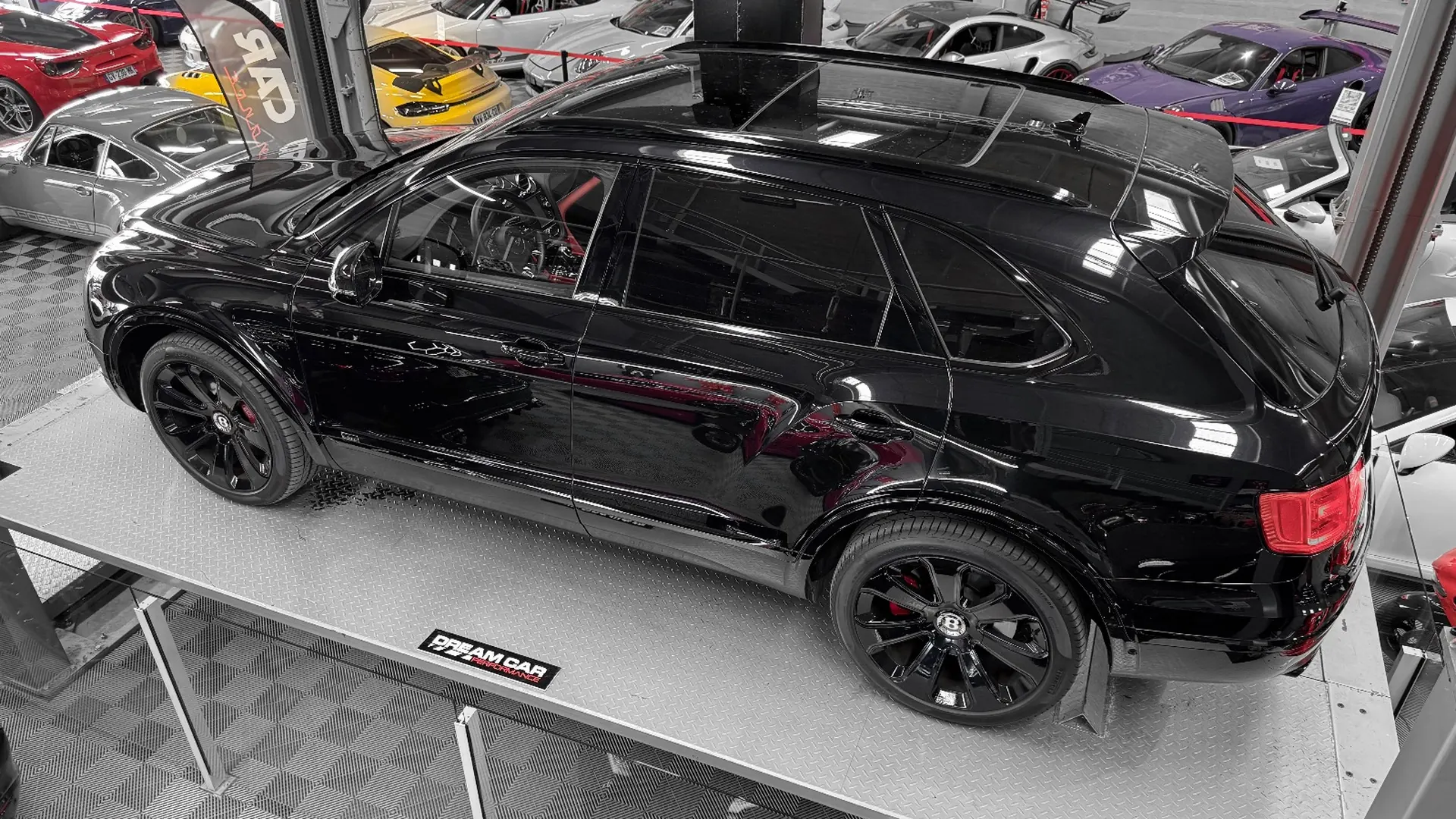 Bentley BENTAYGA — photo 3