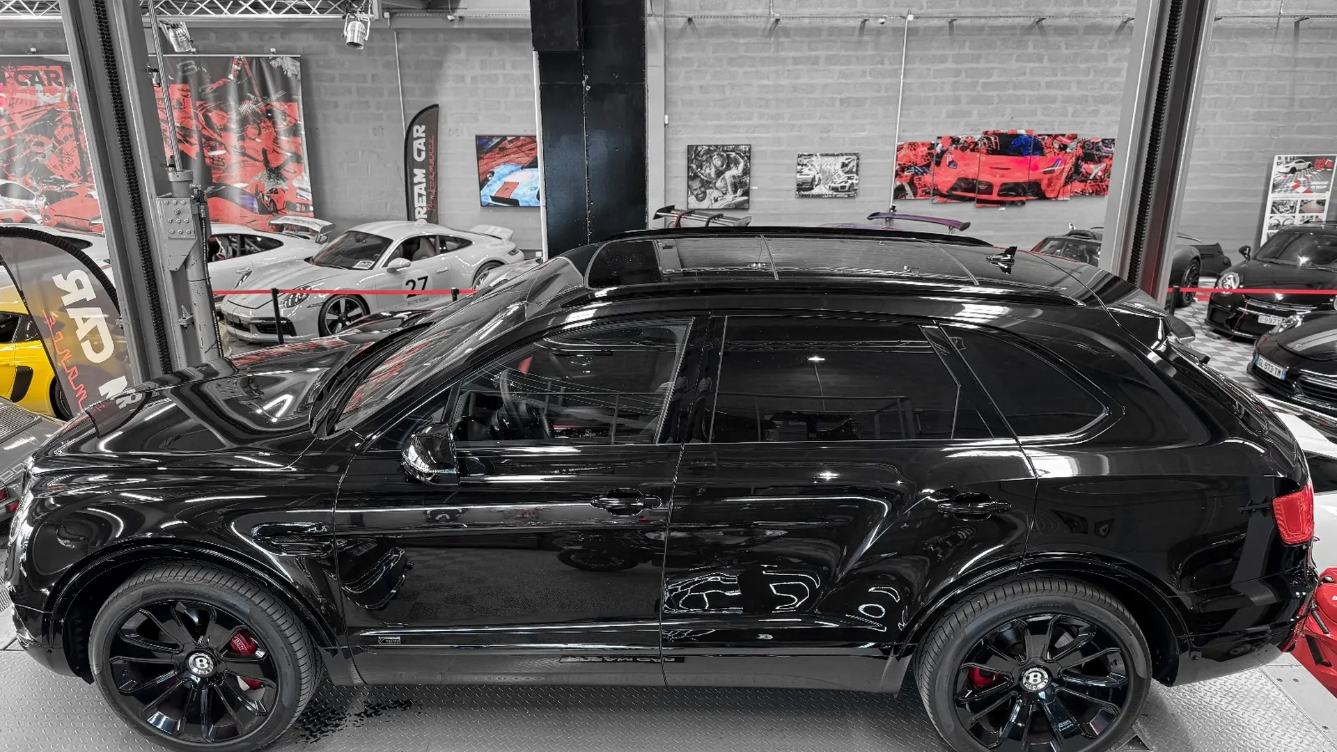 Bentley BENTAYGA — photo 2