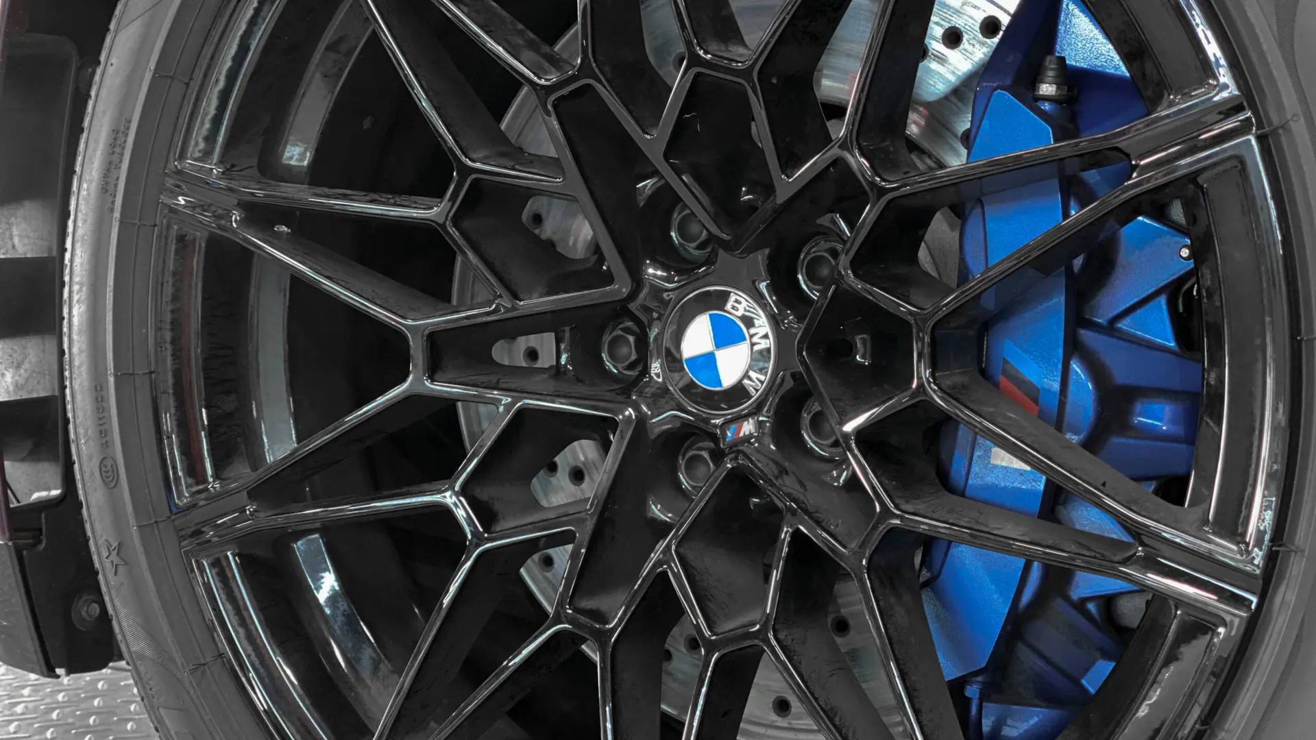 BMW M3 — photo 17