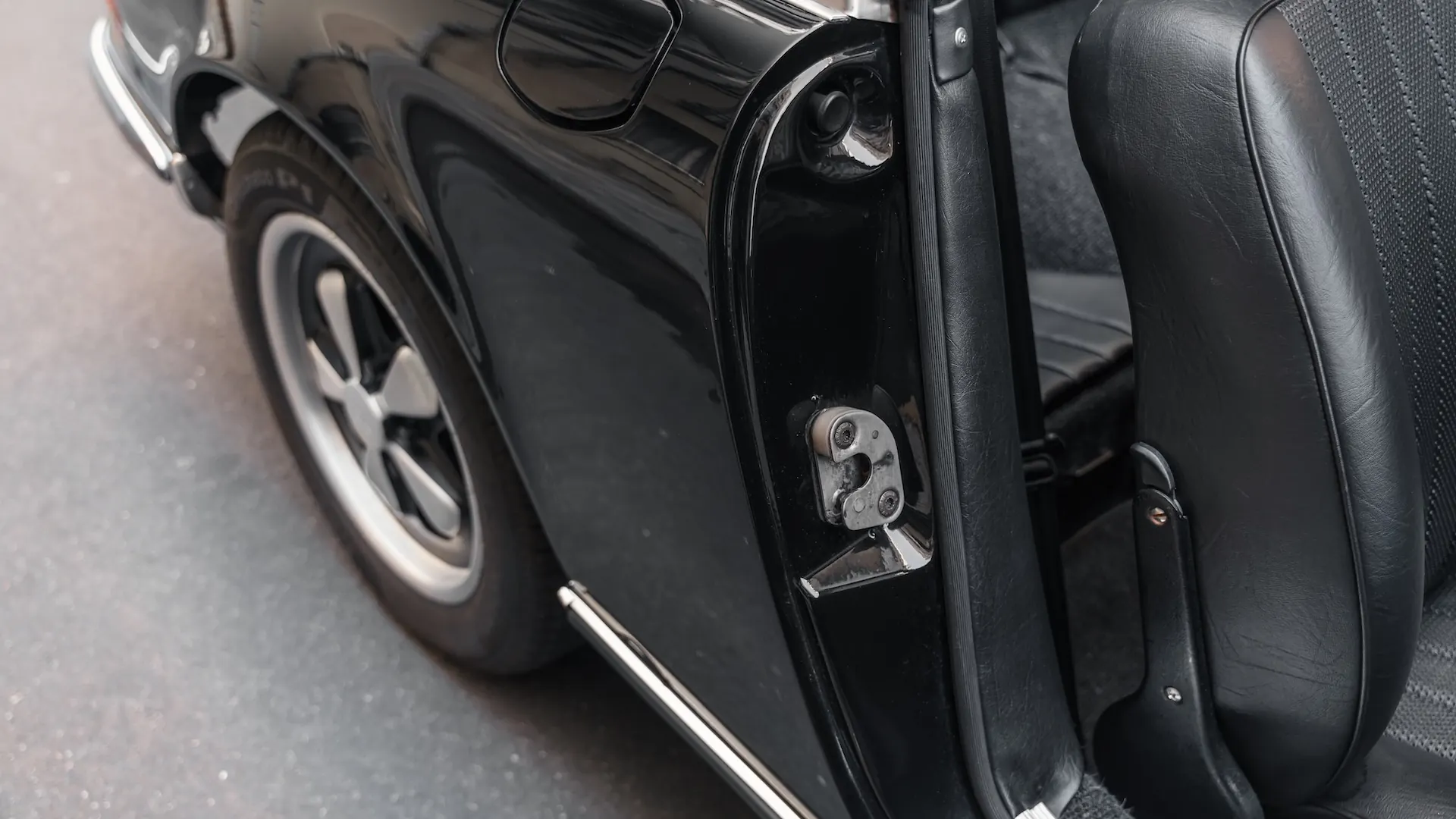 Porsche 911 — photo 11