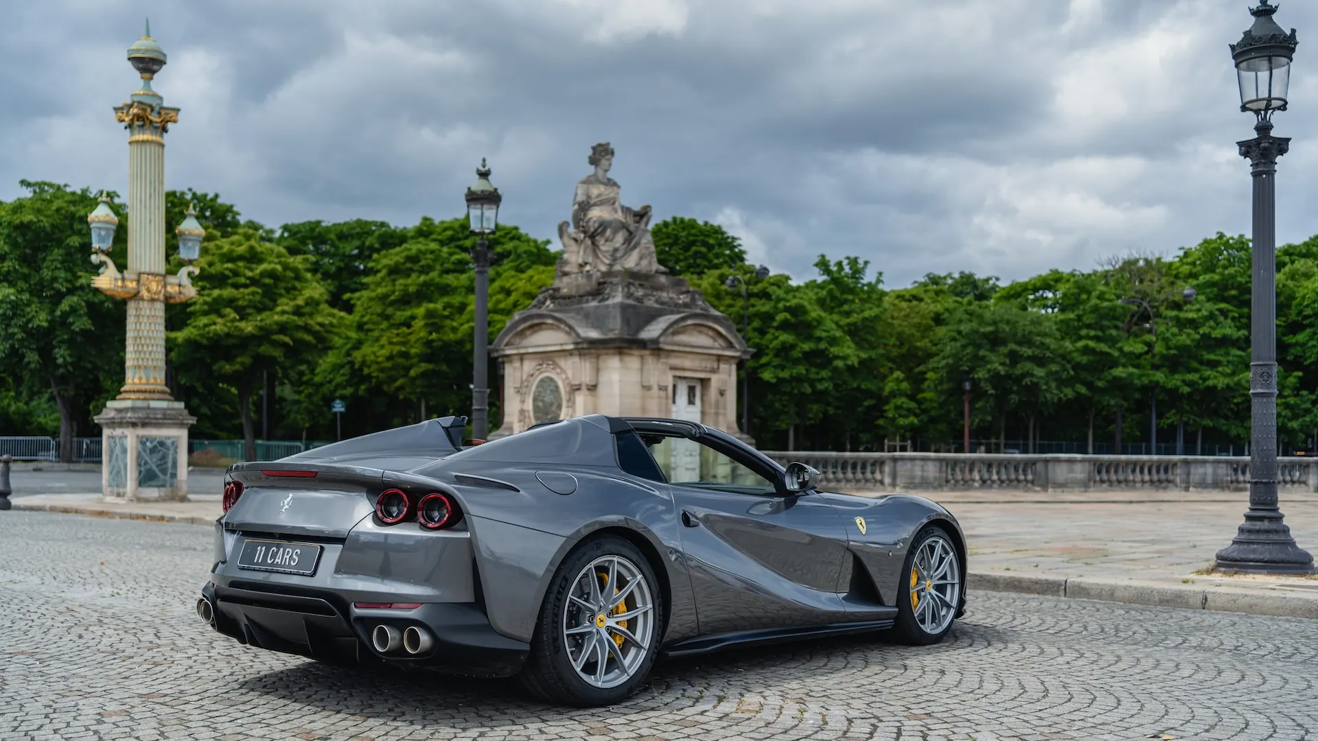 Ferrari 812 — photo 9