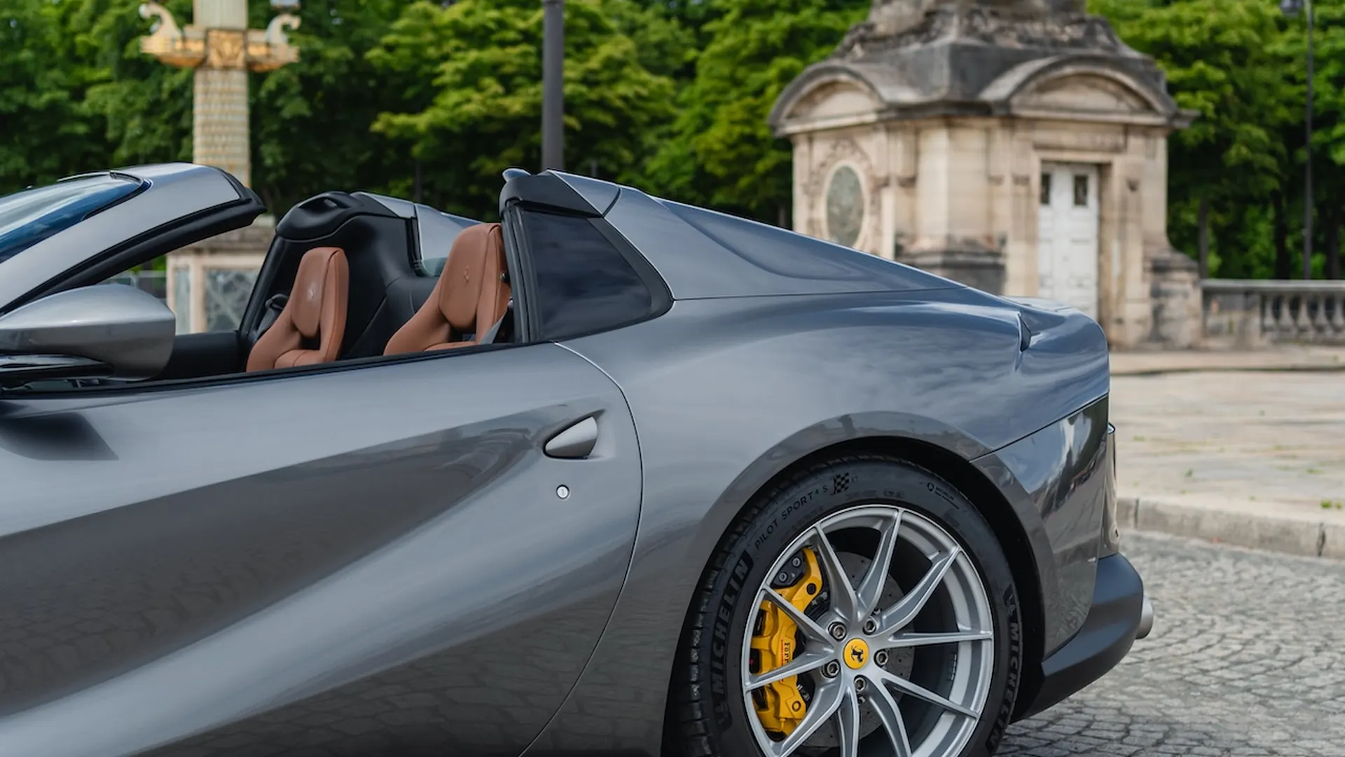 Ferrari 812 — photo 31