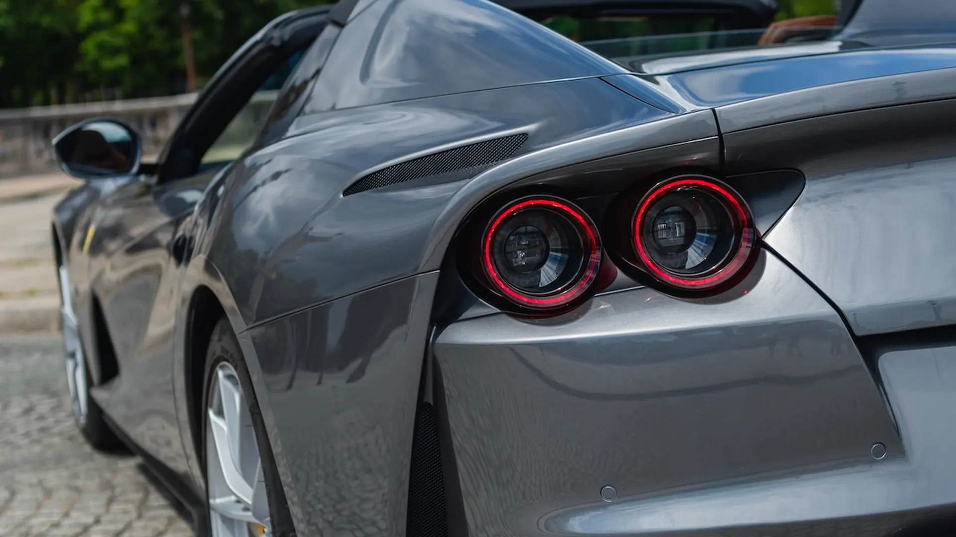 Ferrari 812 — photo 33