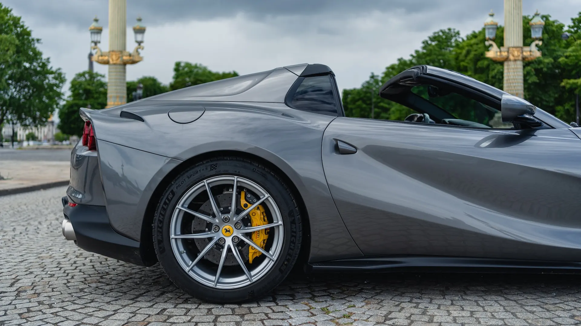 Ferrari 812 — photo 19
