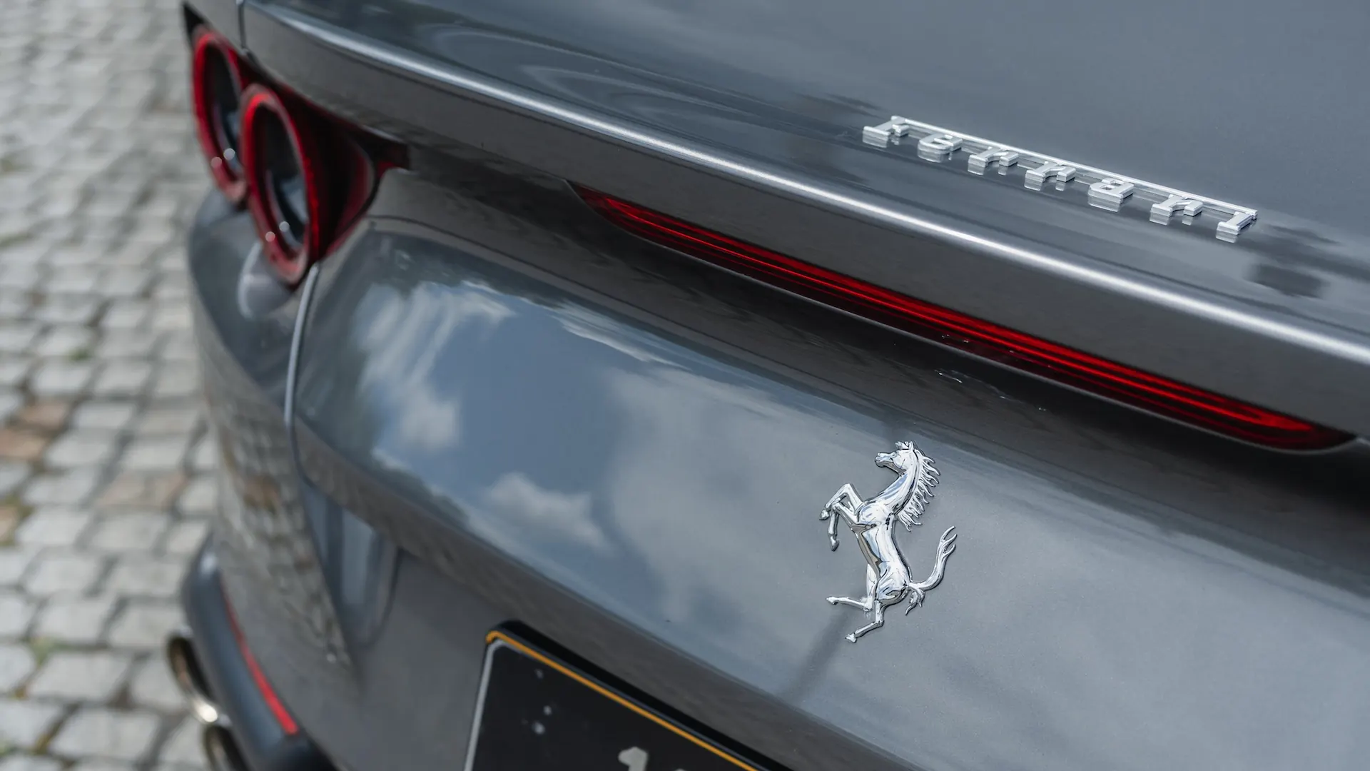 Ferrari 812 — photo 22