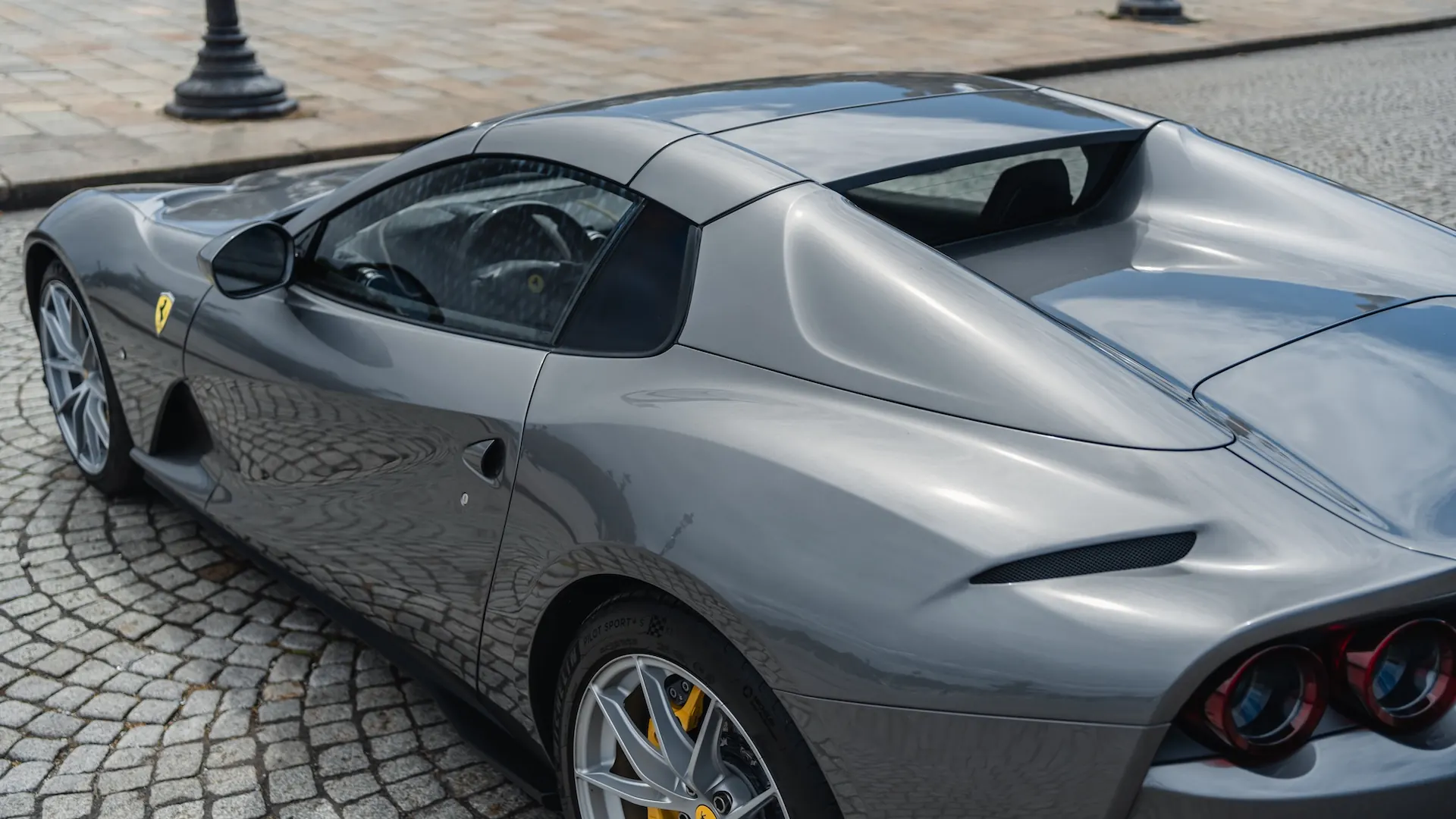 Ferrari 812 — photo 25