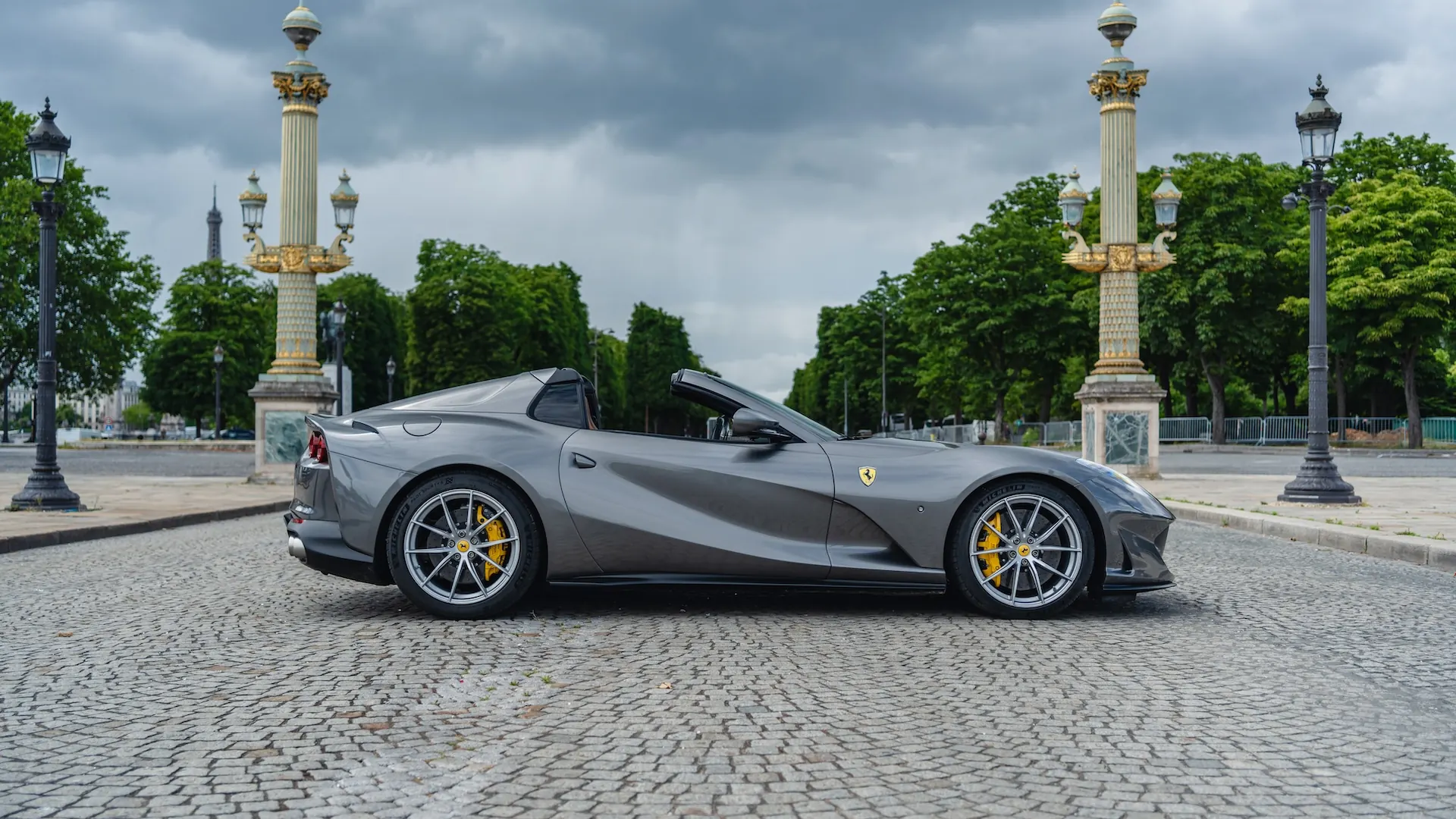 Ferrari 812 — photo 8