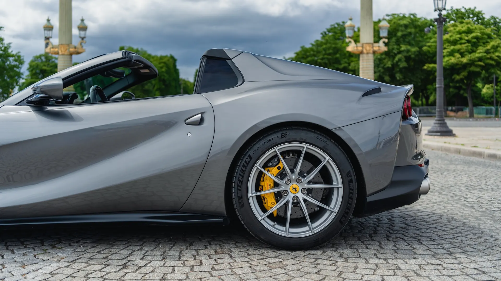 Ferrari 812 — photo 18