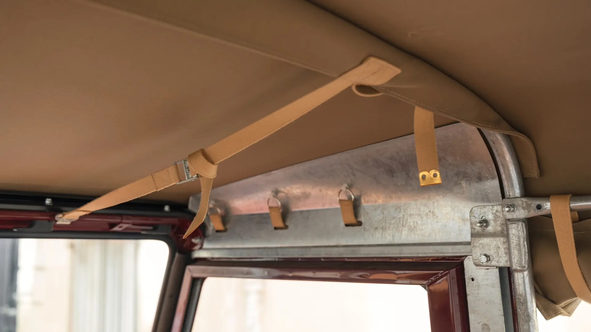 Land Rover 90 — photo 47