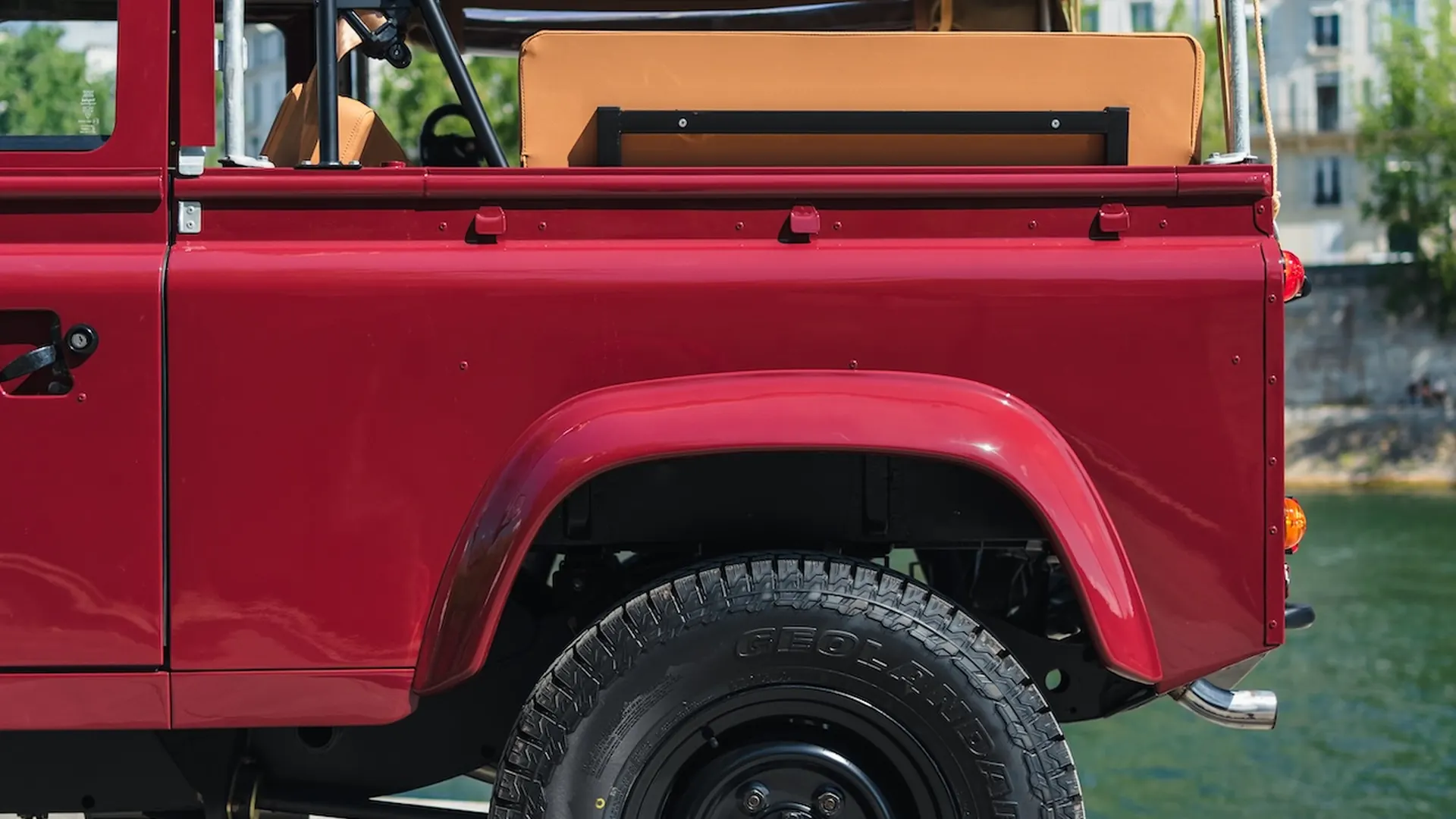 Land Rover 90 — photo 21