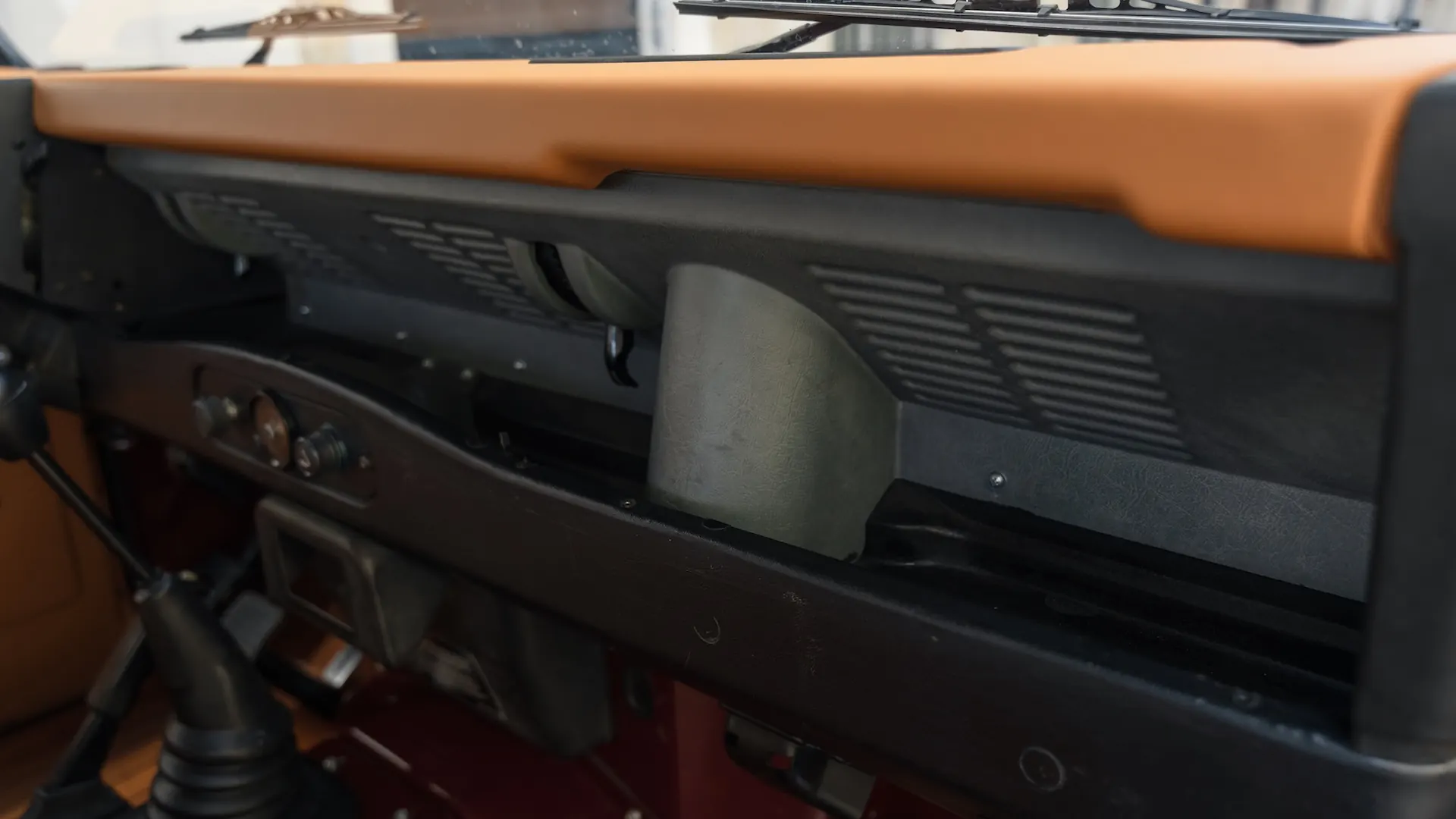 Land Rover 90 — photo 41