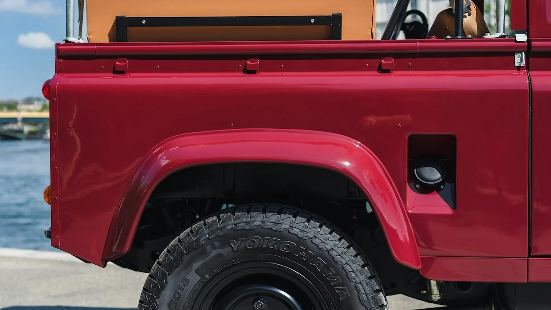 Land Rover 90 — photo 22