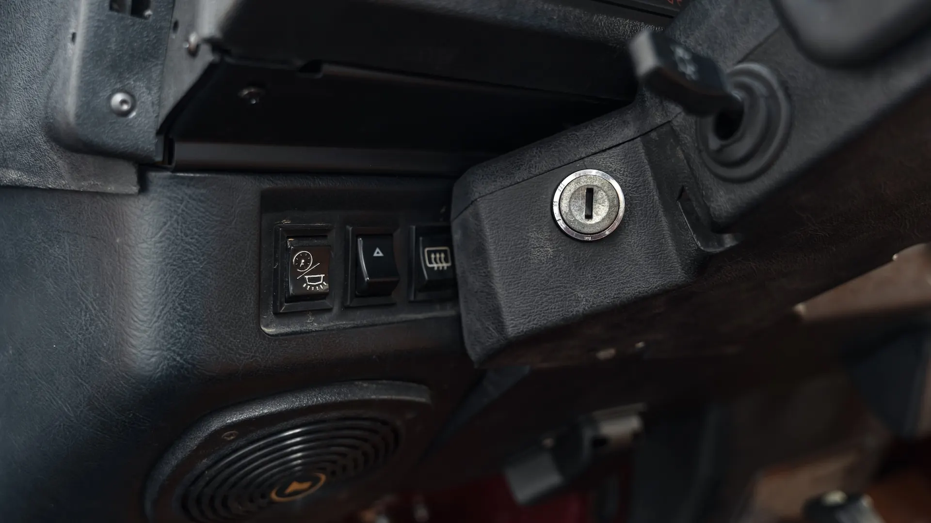 Land Rover 90 — photo 40