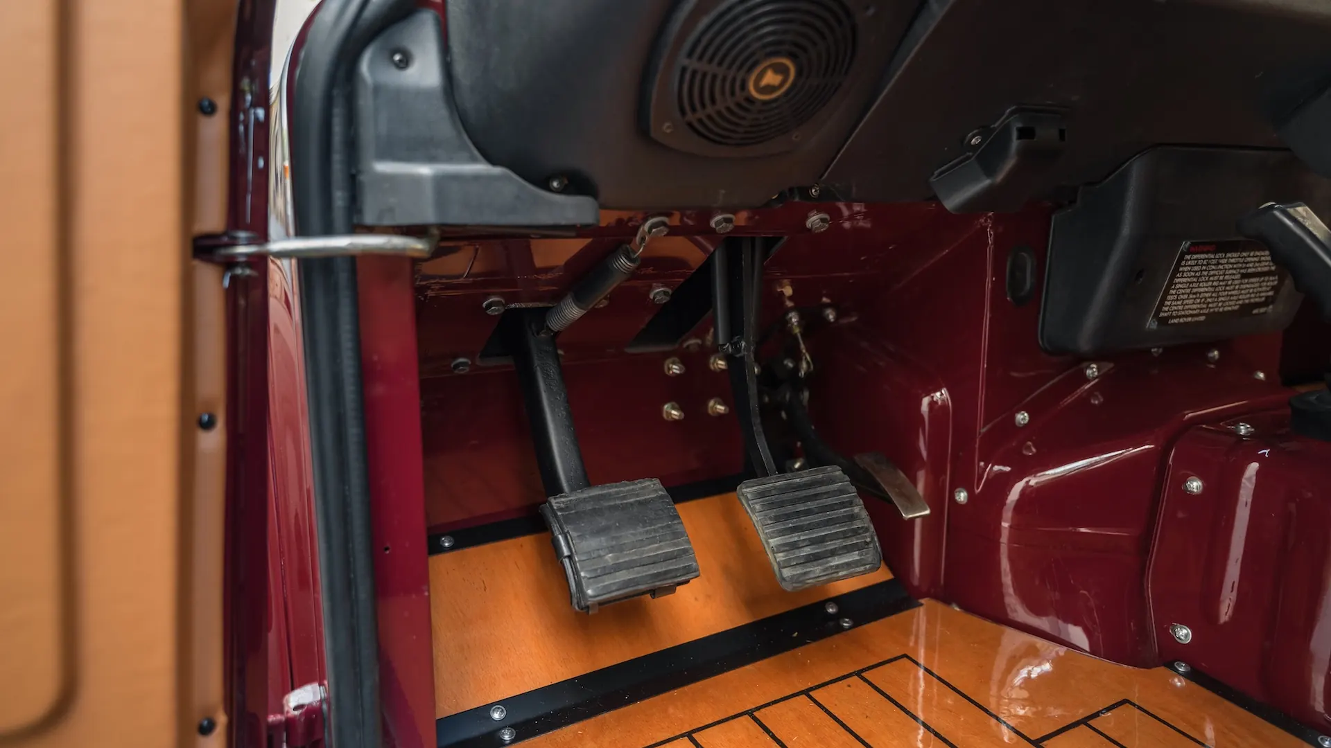 Land Rover 90 — photo 42