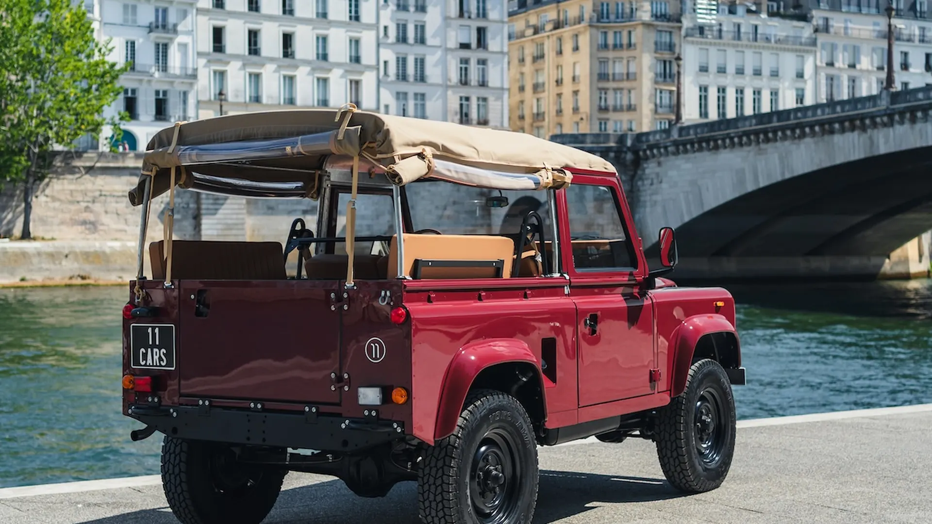 Land Rover 90 — photo 12